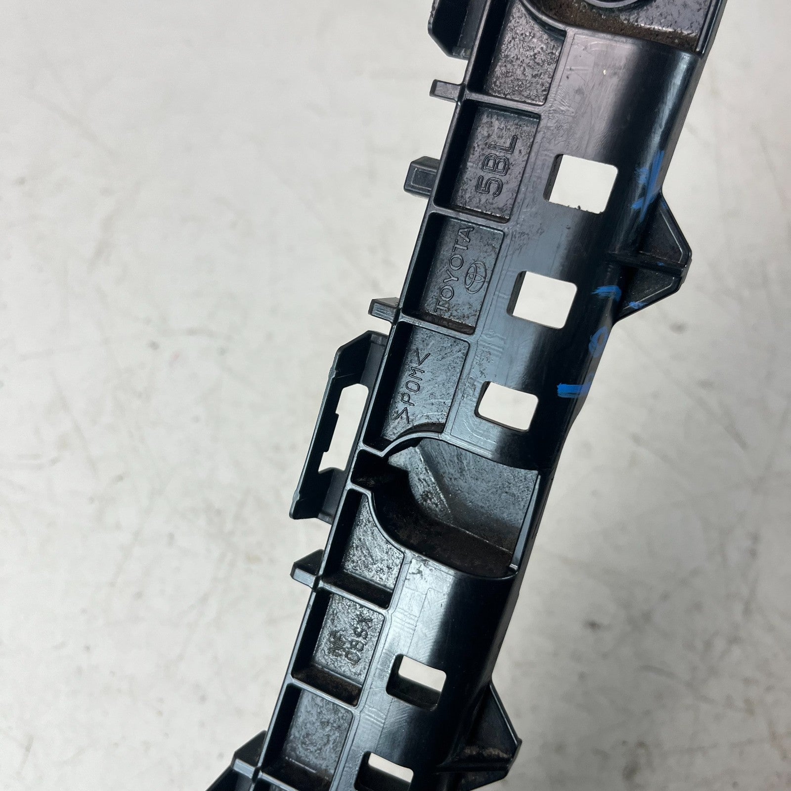 2020-2025 TOYOTA COROLLA REAR LEFT SIDE UPPER BUMPER MOUNT SUPPORT BRACKET OEM