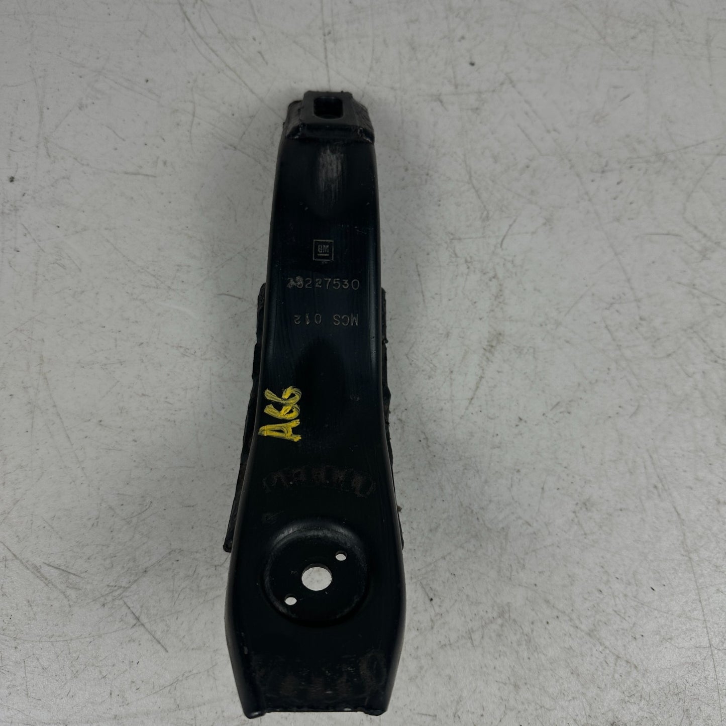 2016-2024 CHEVROLET CAMARO REAR LEFT SIDE CROSSMEMBER MOUNT BRACKET 23227530 OEM