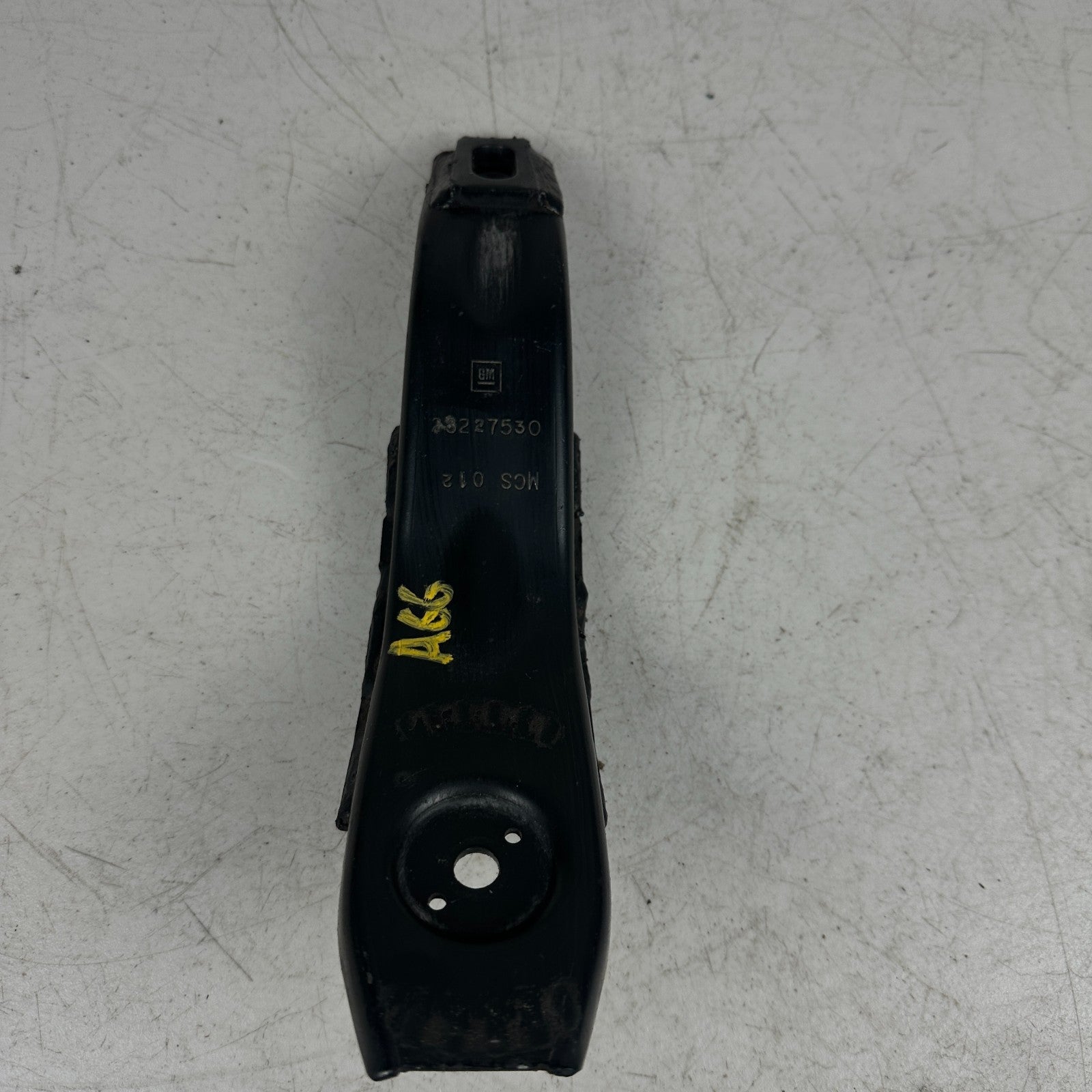 2016-2024 CHEVROLET CAMARO REAR LEFT SIDE CROSSMEMBER MOUNT BRACKET 23227530 OEM