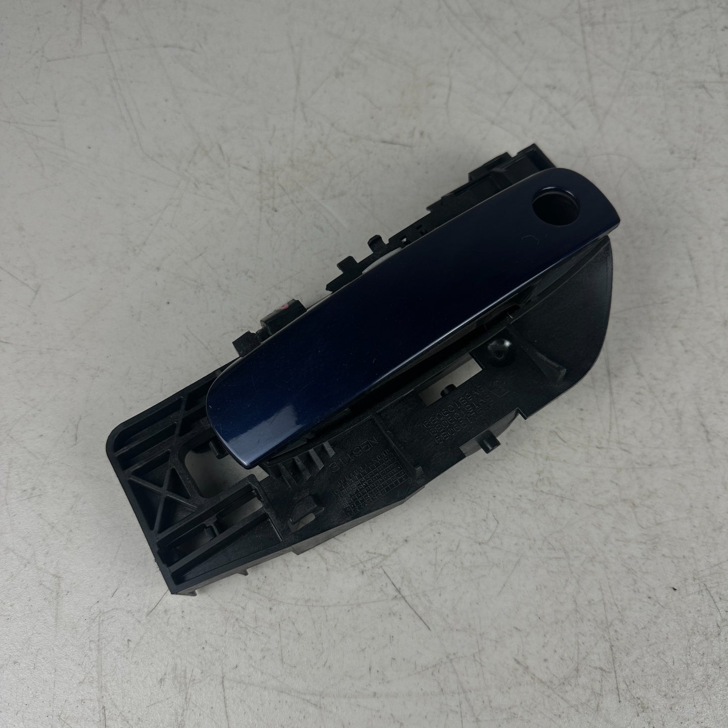 11 - 23 DODGE CHALLENGER FRONT LEFT DRIVER DOOR EXTERIOR HANDLE BLUE 68066175AH