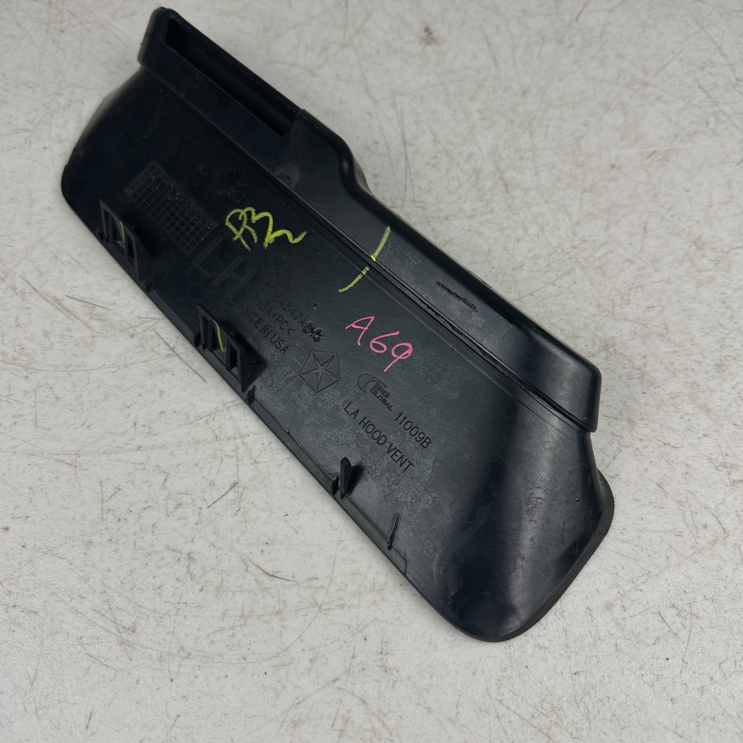 2015 - 2023 DODGE CHALLENGER FRONT LEFT HOOD TOP GRILLE BEZEL MOLDING TRIM OEM