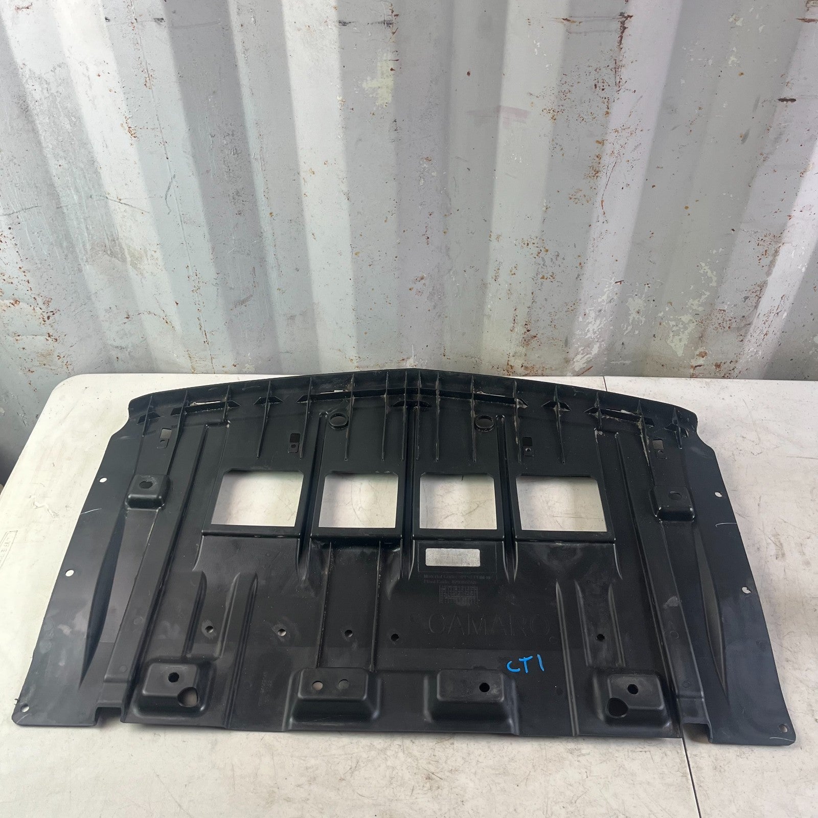 2016-2024 CHEVY CAMARO SS FRONT BUMPER UNDERBODY COVER PANEL BLACK 079365559 OEM