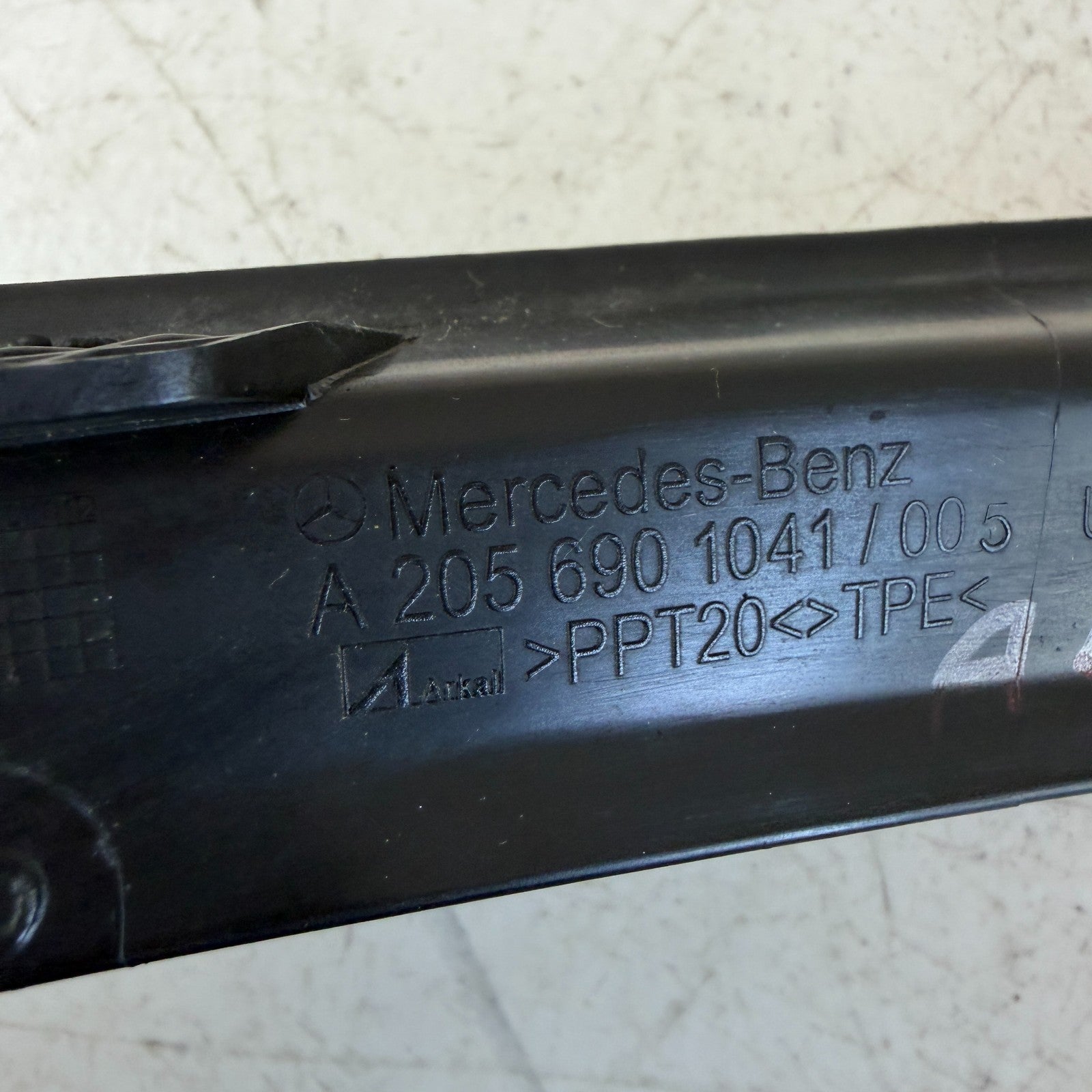 2015-2021 MERCEDES W205 C300 REAR RIGHT UPPER WATER DRIP RAIL A2056901041 OEM