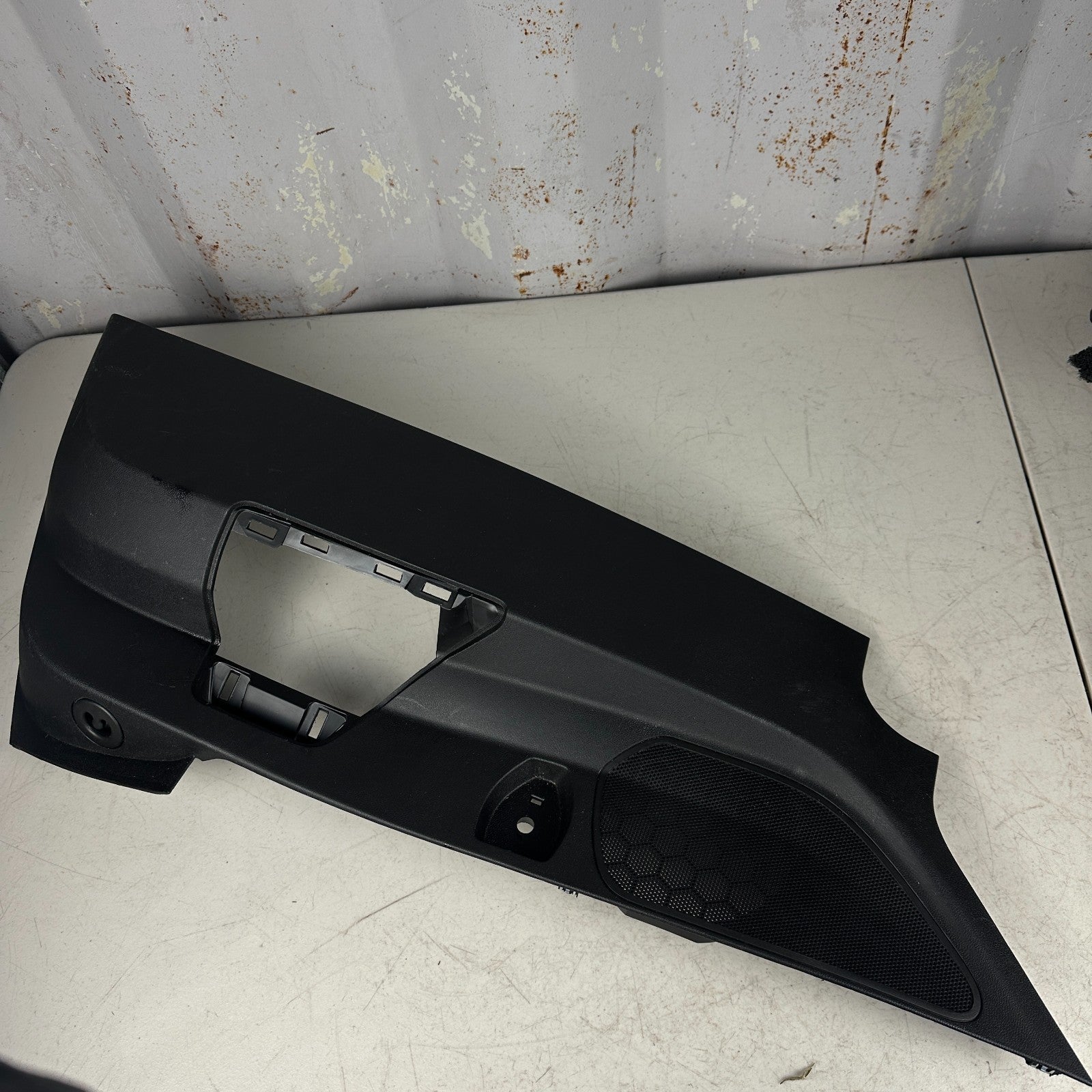 14-19 CHEVROLET CORVETTE C7 RIGHT PASSENGER SIDE LOWER QUARTER TRIM PANEL OEM