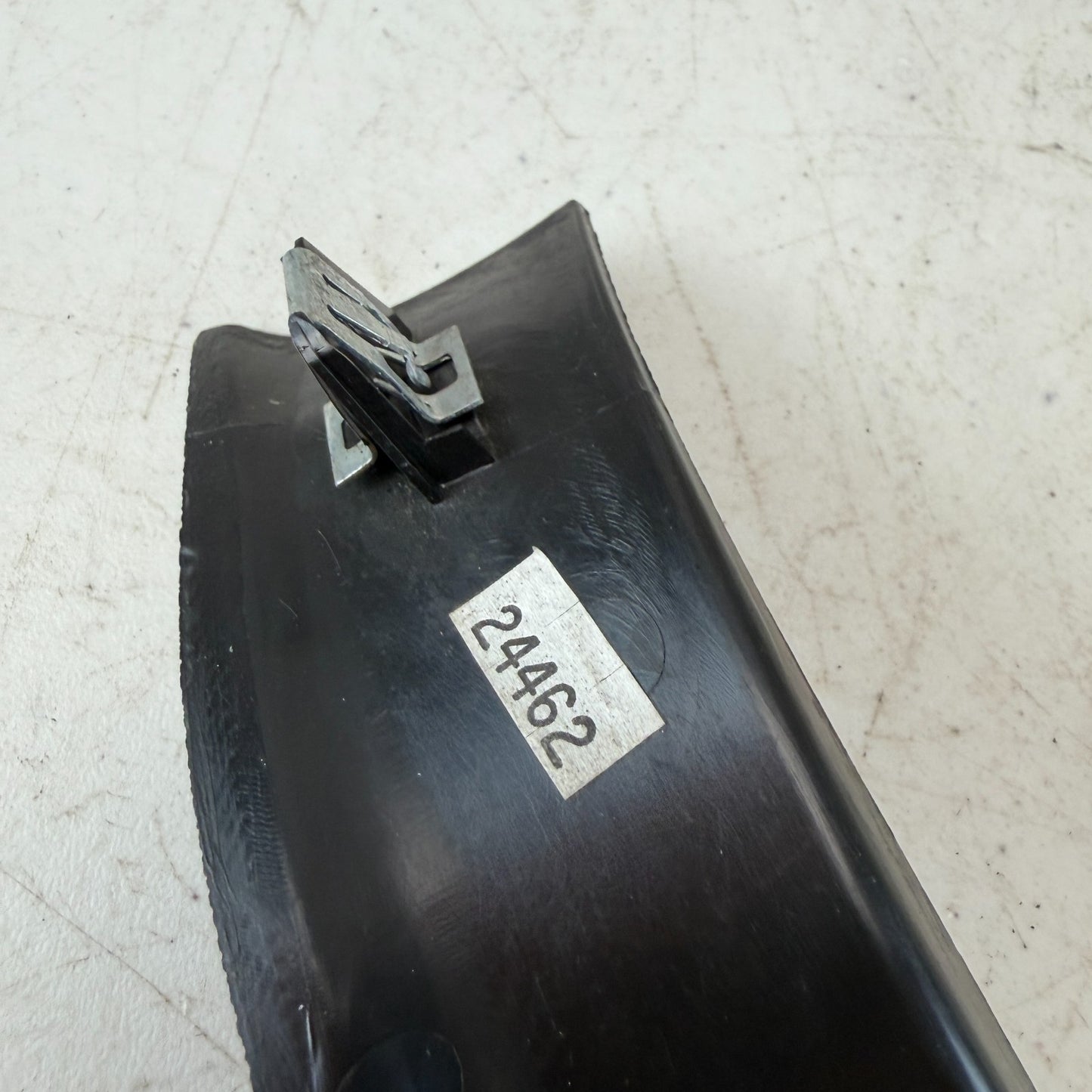 2005-2013 CHEVROLET CORVETTE RIGHT SIDE LOWER B PILLAR COVER TRIM AAA38889 OEM