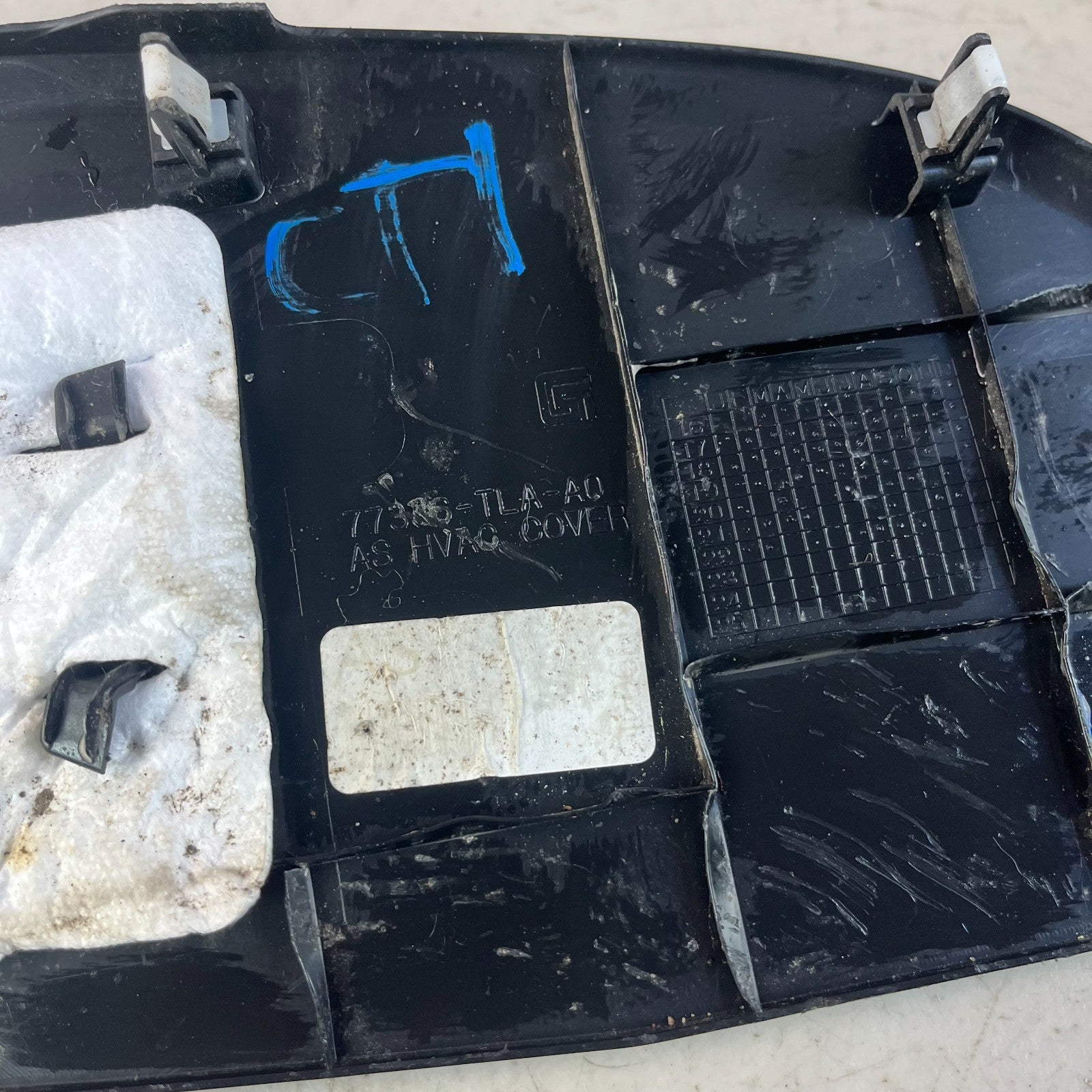 2017 - 2022 HONDA CR-V CENTER CONSOLE RIGHT SIDE FORWARD TRIM COVER PANEL OEM