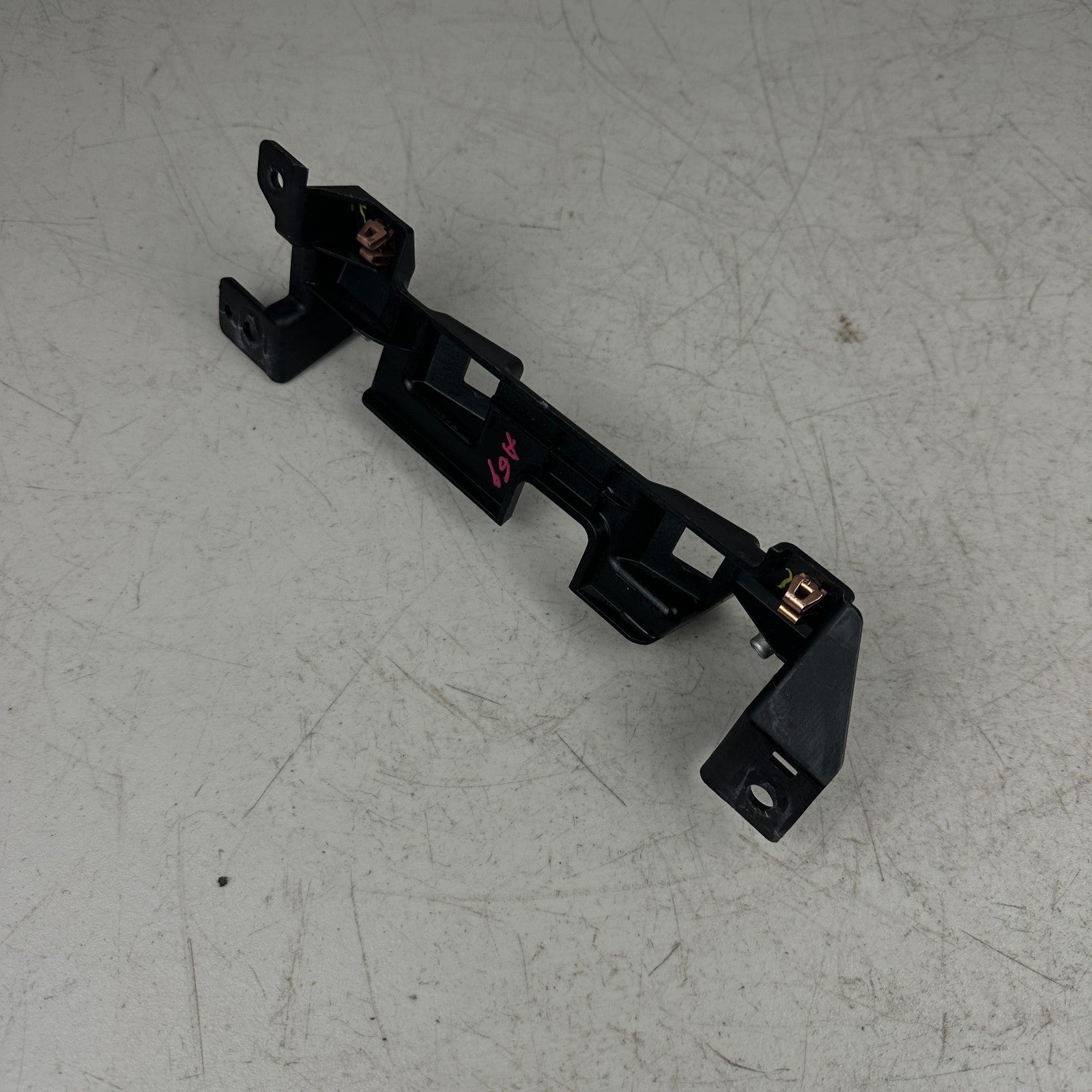 2014-2019 CHEVROLET CORVETTE C7 INSTRUMENT PANEL UPPER TRIM PANEL BRACKET OEM