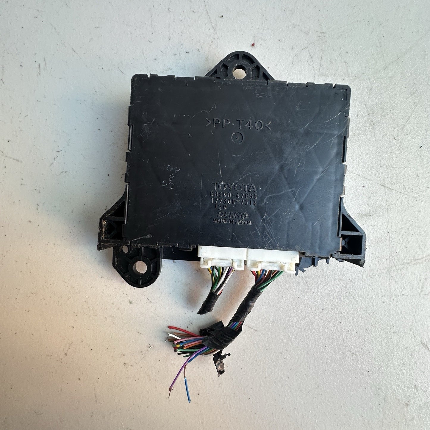 2004-09 TOYOTA PRIUS TEMPERATURE CONTROL MODULE # 88650-47050