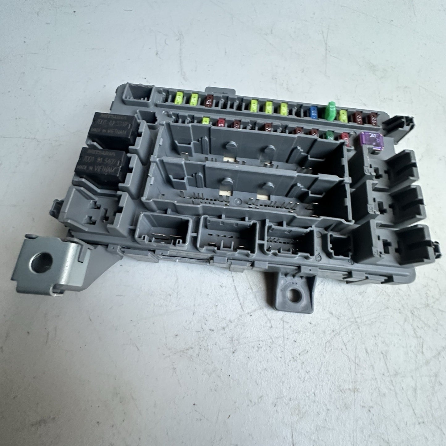2014-2017 Acura RLX OEM Right Front Dash Fuse Box Module Junction Box