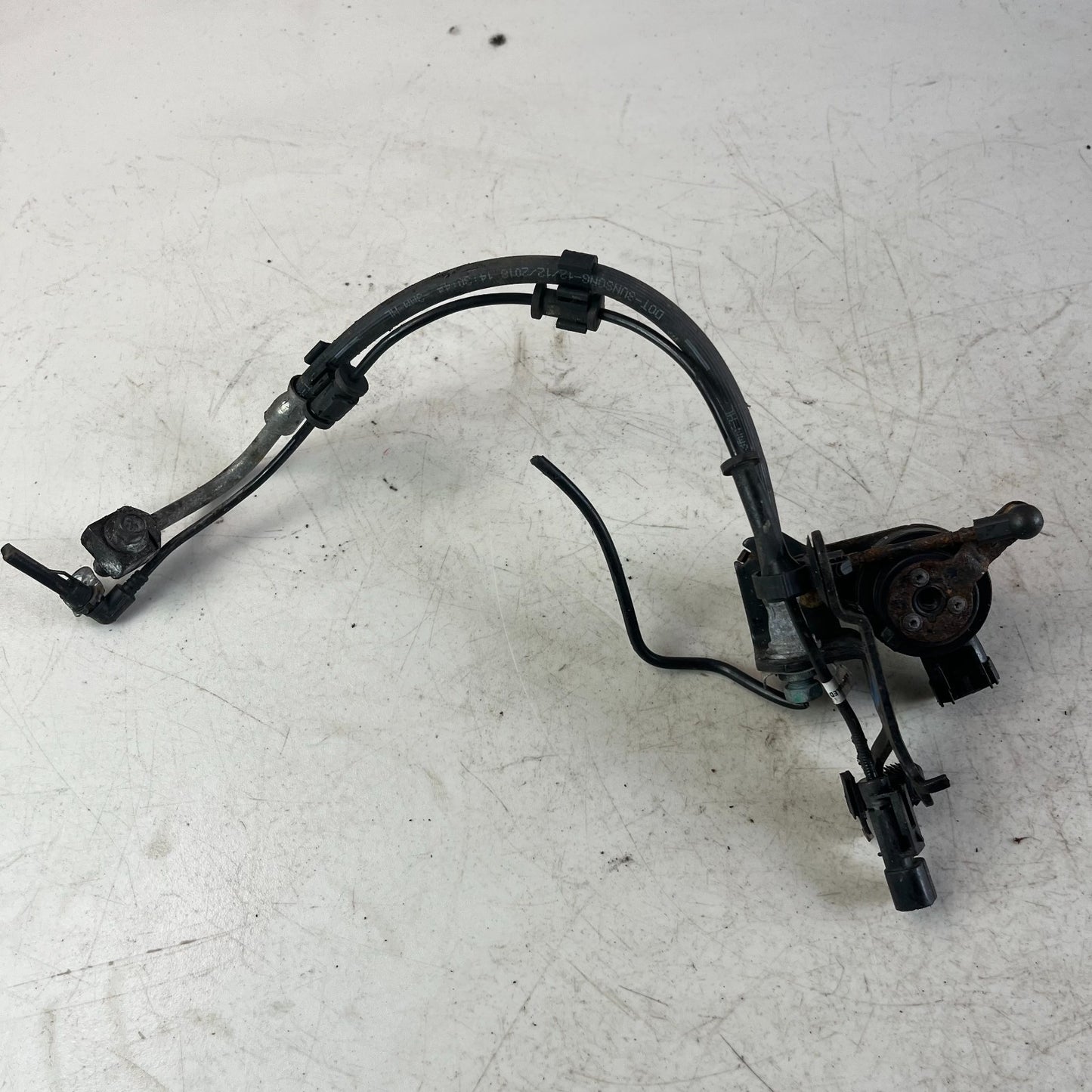 2014-19 CHEVROLET CORVETTE REAR LEFT SUSPENSION HEIGHT CONTROL LEVEL SENSOR OEM