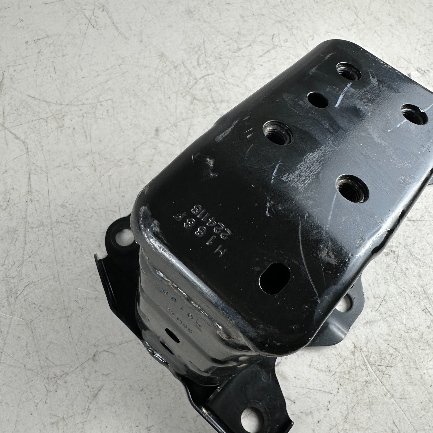 2017-2022 HONDA CR-V CRV FRONT RIGHT BUMPER DRIVER SIDE BAR MOUNT BRACKET OEM