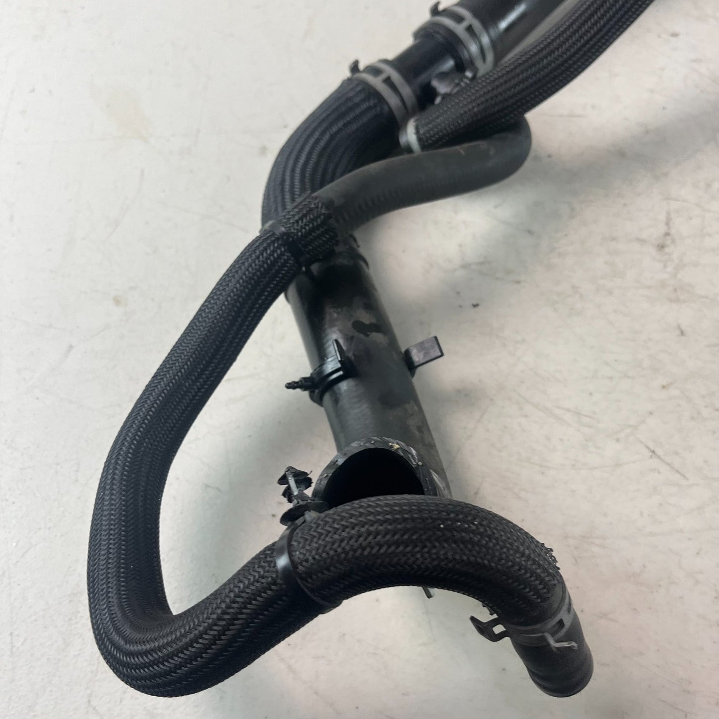 2016-24 CHEVROLET CAMARO FRONT RADIATOR LOWER COOLANT COOLING HOSE PIPE LINE OEM
