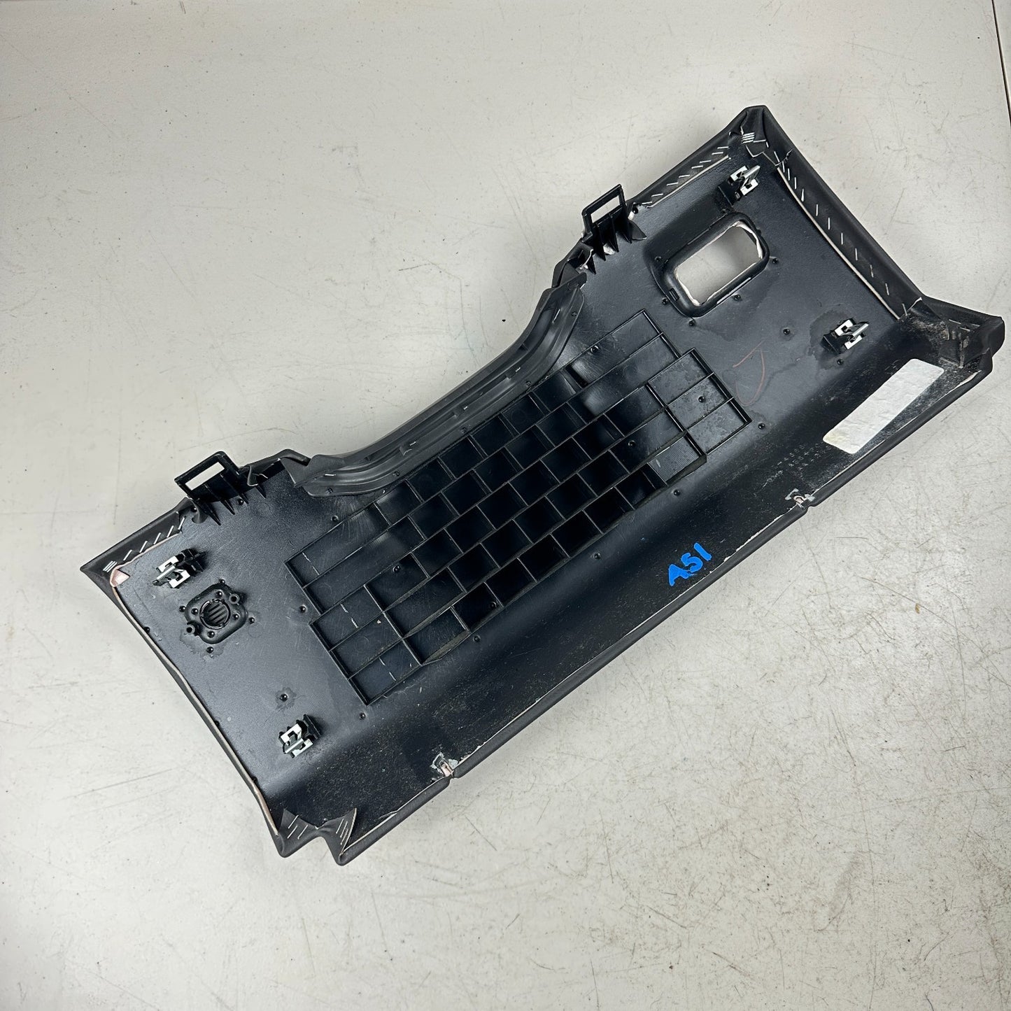 2005-2013 CHEVROLET CORVETTE LEFT DRIVER SIDE LOWER KNEE BOLSTER TRIM PANEL OEM