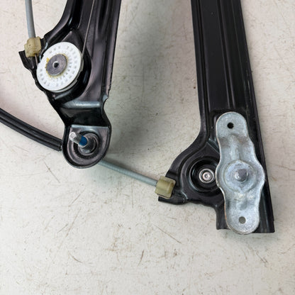 2017-2020 MASERATI LEVANTE FRONT LEFT SIDE DOOR WINDOW REGULATOR MOTOR 670104204