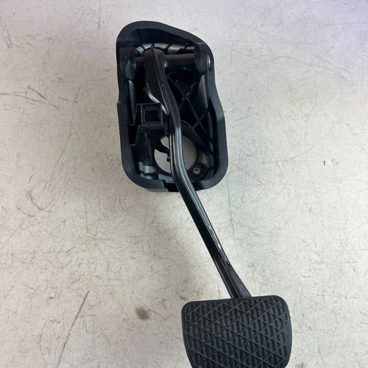 2015-2021 MERCEDES W205 C300 BRAKE FOOT STOP PEDAL & SENSOR A2052920415 OEM