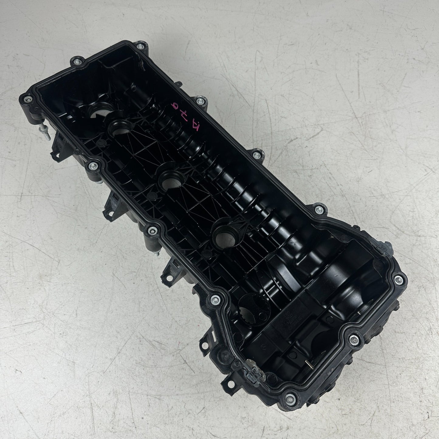 2012-2023 DODGE CHARGER 3.6L V6 LEFT SIDE ENGINE CYLINDER HEAD VALVE COVER OEM