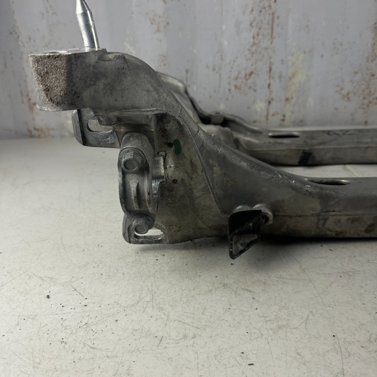 2014-2019 CHEVROLET CORVETTE C7 REAR SUSPENSION CRADLE SUBFRAME CROSS MEMBER OEM