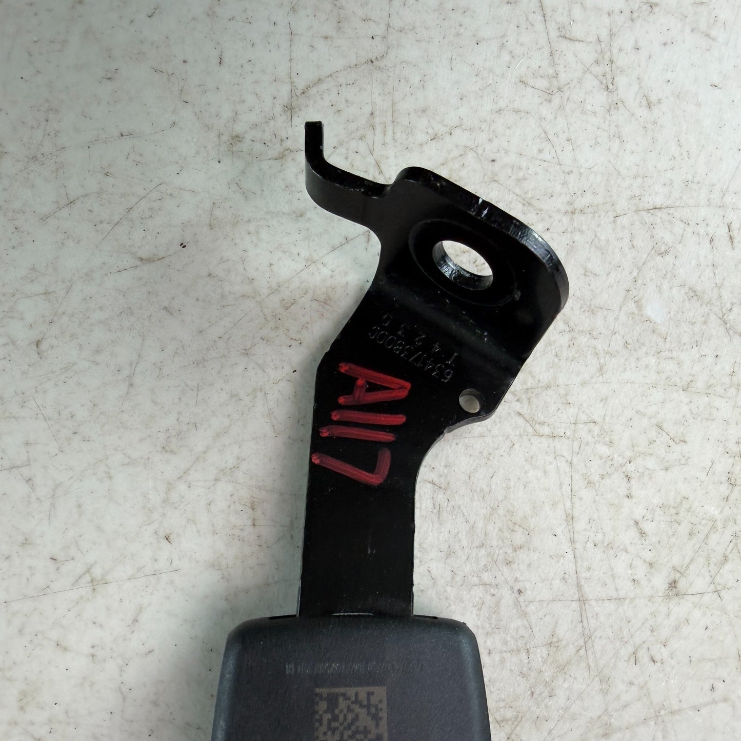 2017-2020 MASERATI LEVANTE REAR RIGHT PASSENGER SIDE SEAT BELT BUCKLE 634173800C
