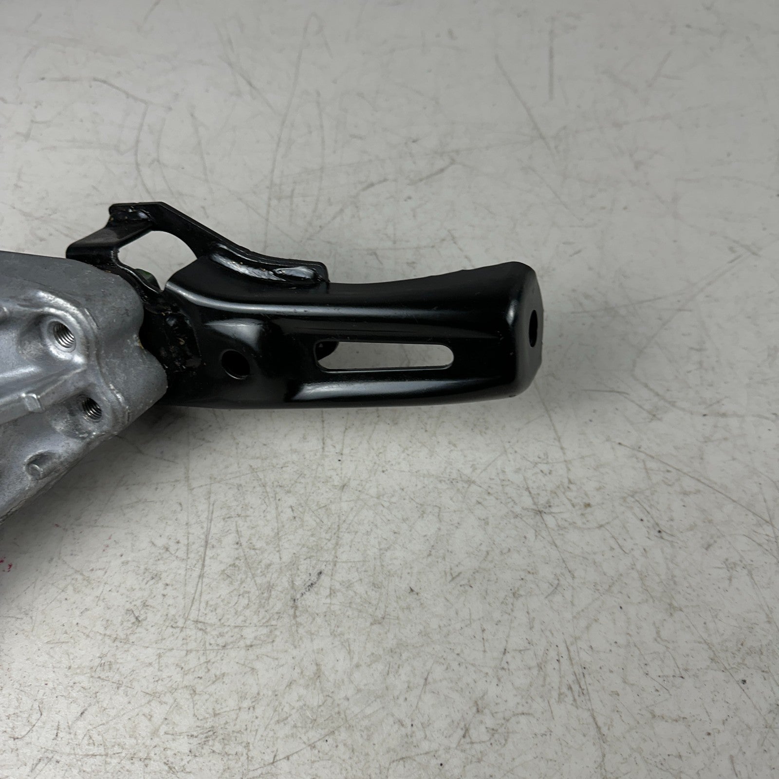 2017-2019 HONDA CR-V FRONT RIGHT PASSENGER SIDE ENIGNE MOTOR SUPPORT MOUNT OEM