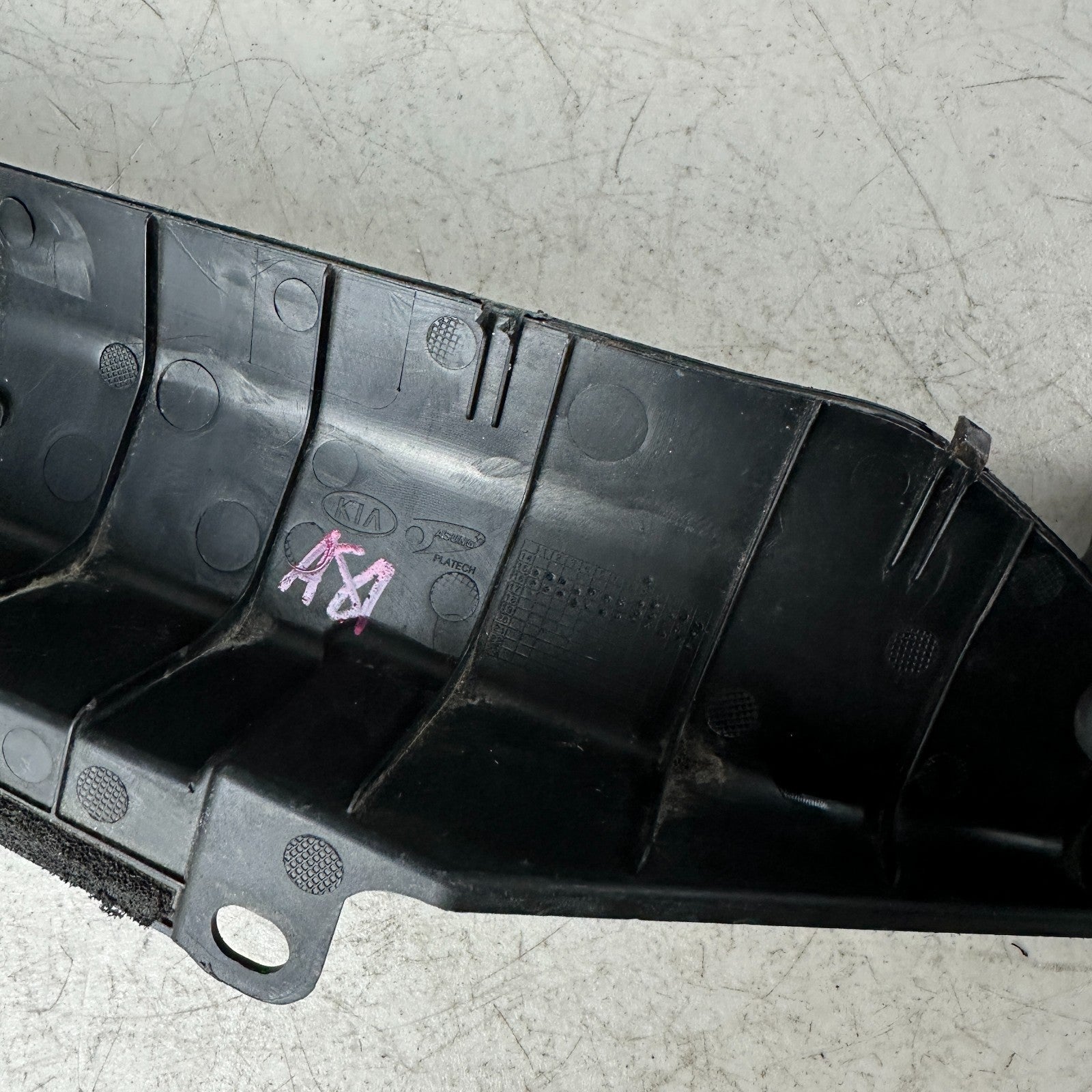 2016-20 KIA SORENTO FRONT RIGHT FENDER APRON SPLASH SHIELD COVER 84159C5000 OEM