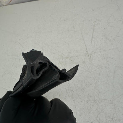 2014-2019 CHEVROLET CORVETTE C7 FRONT WINDSHIELD WEATHER STRIP RUBBER BLACK OEM