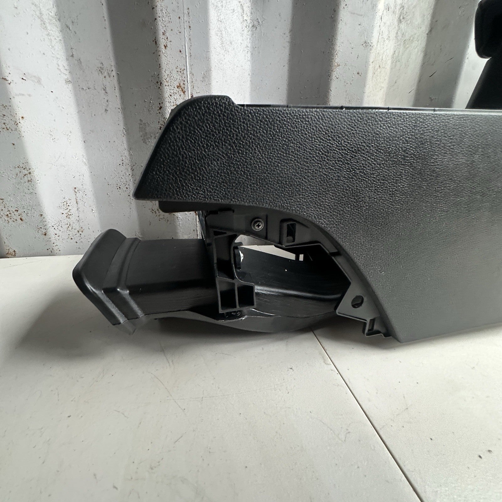 2016-2020 Kia SORENTO Center Console Armrest Lid Storage Assembly