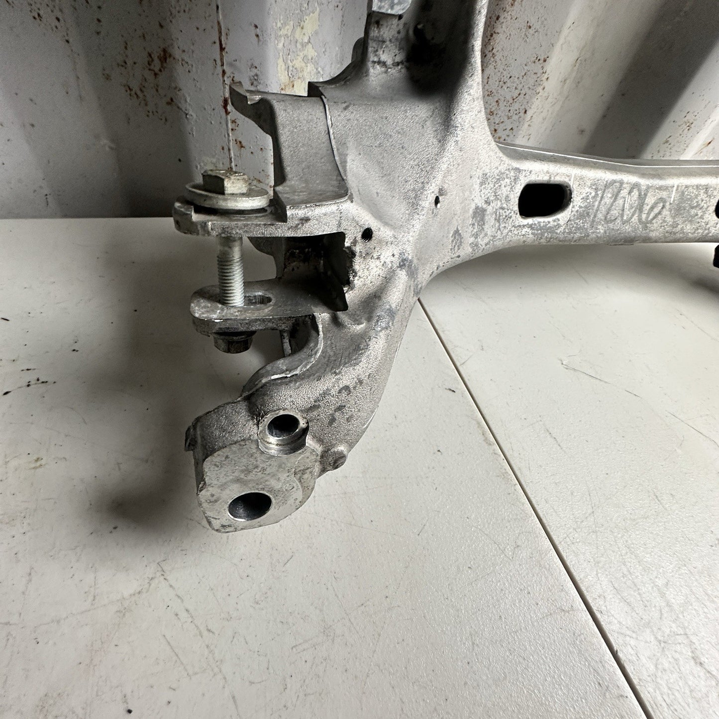 14-19 CHEVROLET CORVETTE C7 REAR SUBFRAME SUSPENSION CRADLE 23217711 OEM