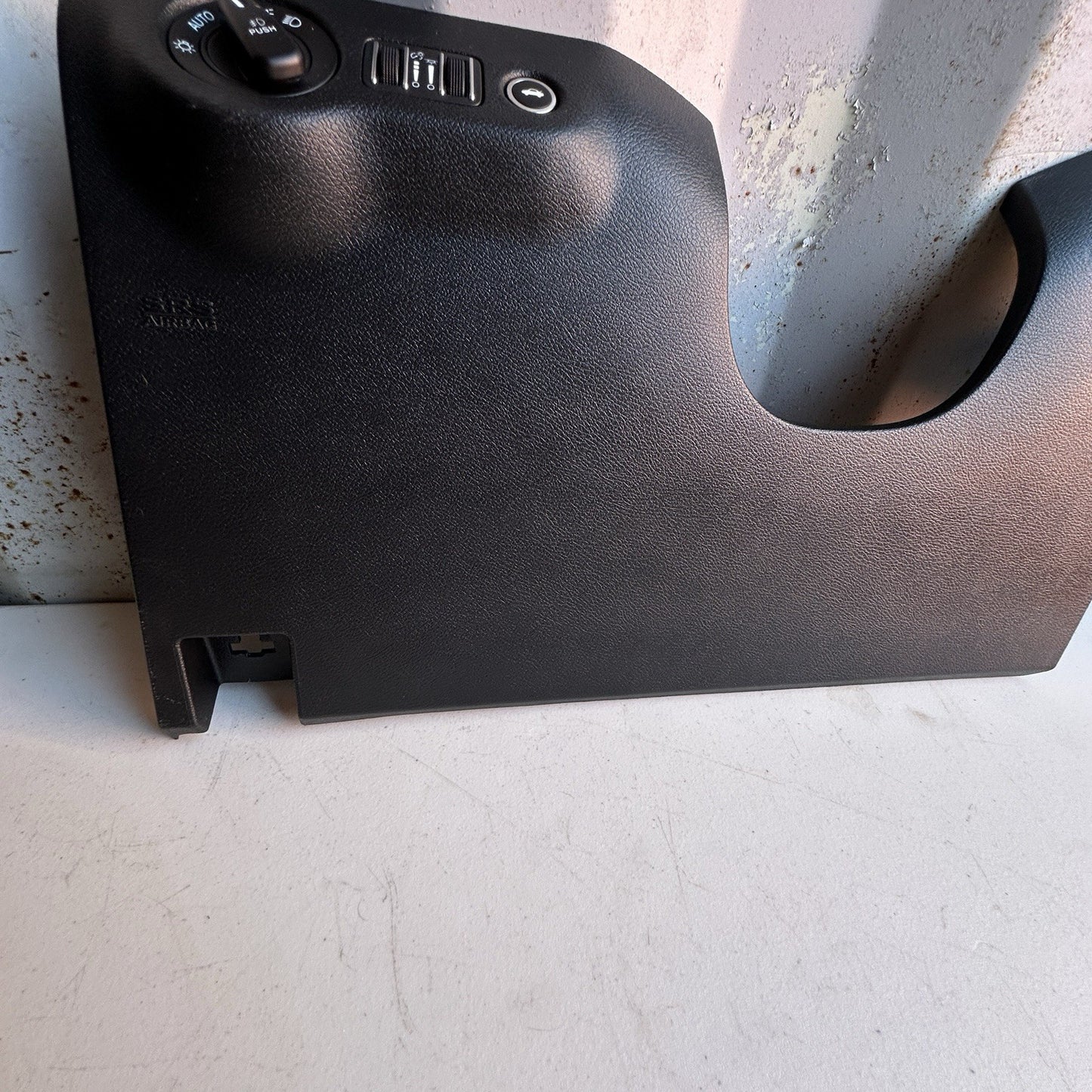 2015-2023 DODGE CHARGER STEERING COLUMN COVER.LO198977DX9AE