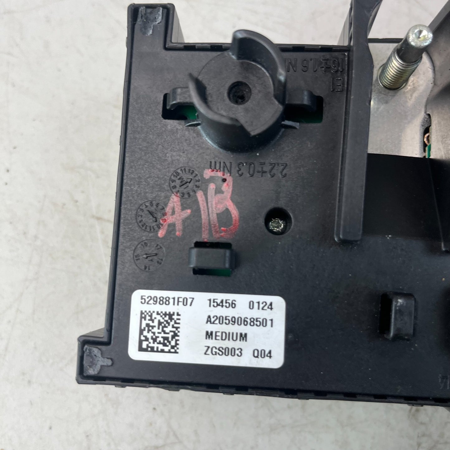 2015-2021 MERCEDES C300 REAR COMPARTMENT FUSE BOX RELAY MODULE UNIT A2059068501