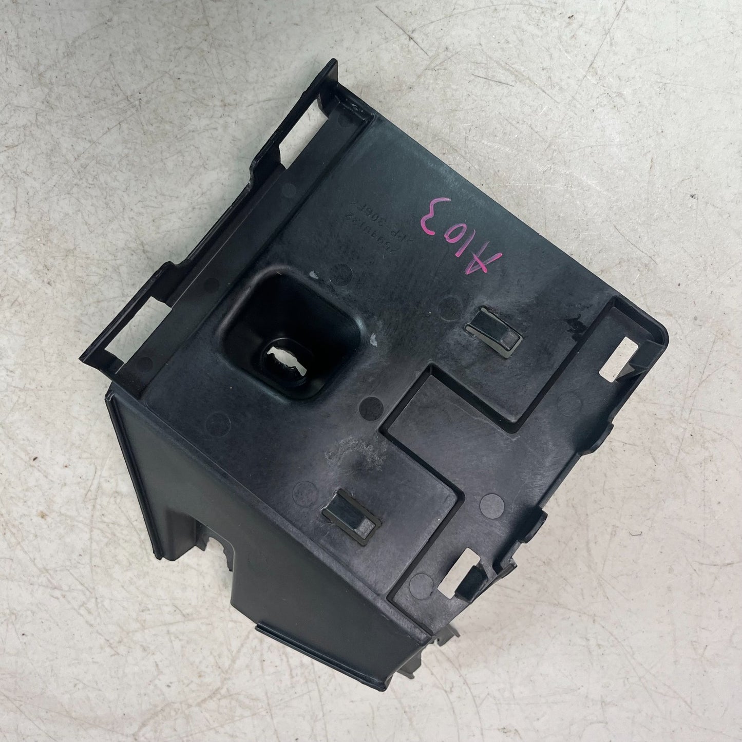 2008-2015 CADILLAC CTS-V FUEL PUMP DRIVER CONTROL MODULE BRACKET 25949132 OEM