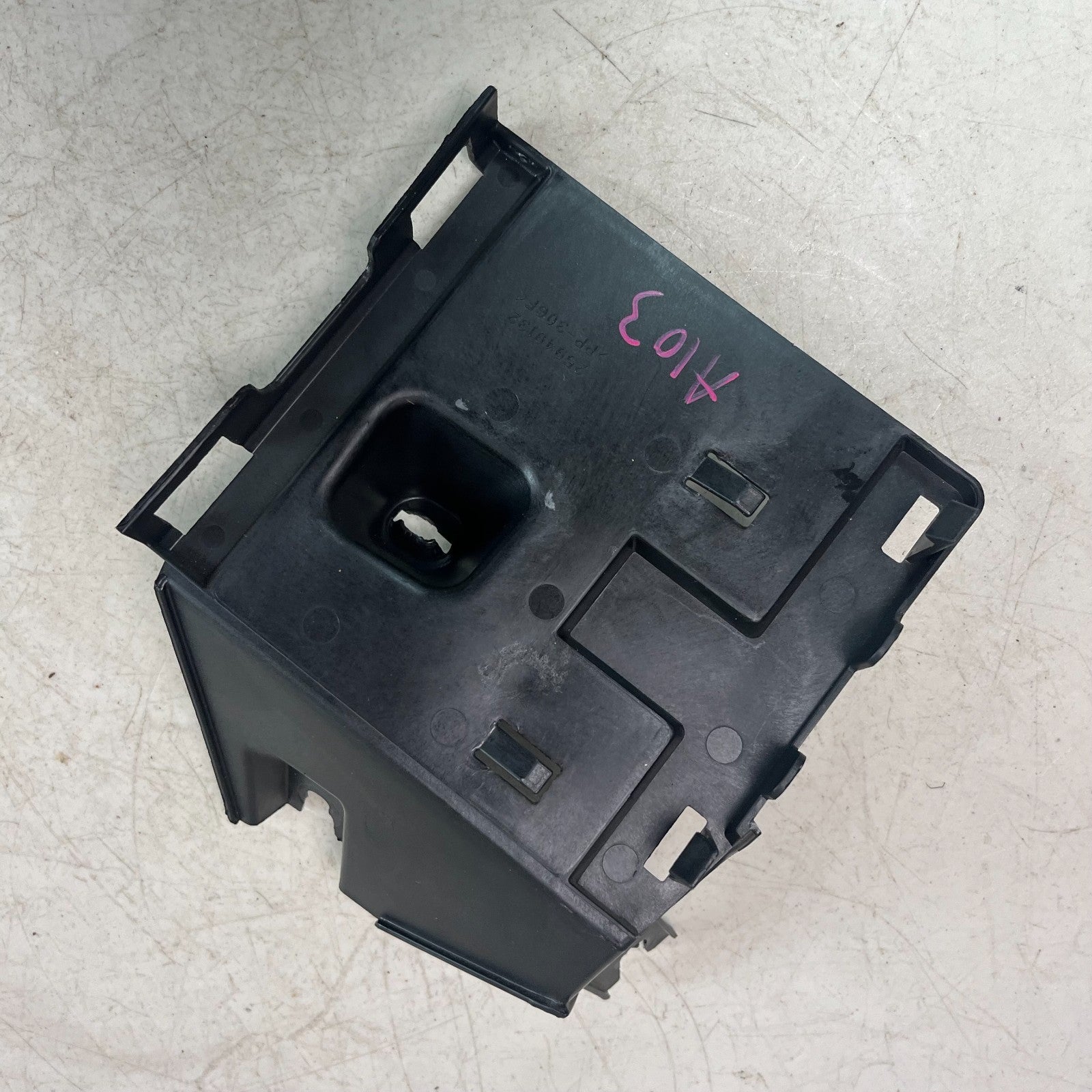 2008-2015 CADILLAC CTS-V FUEL PUMP DRIVER CONTROL MODULE BRACKET 25949132 OEM