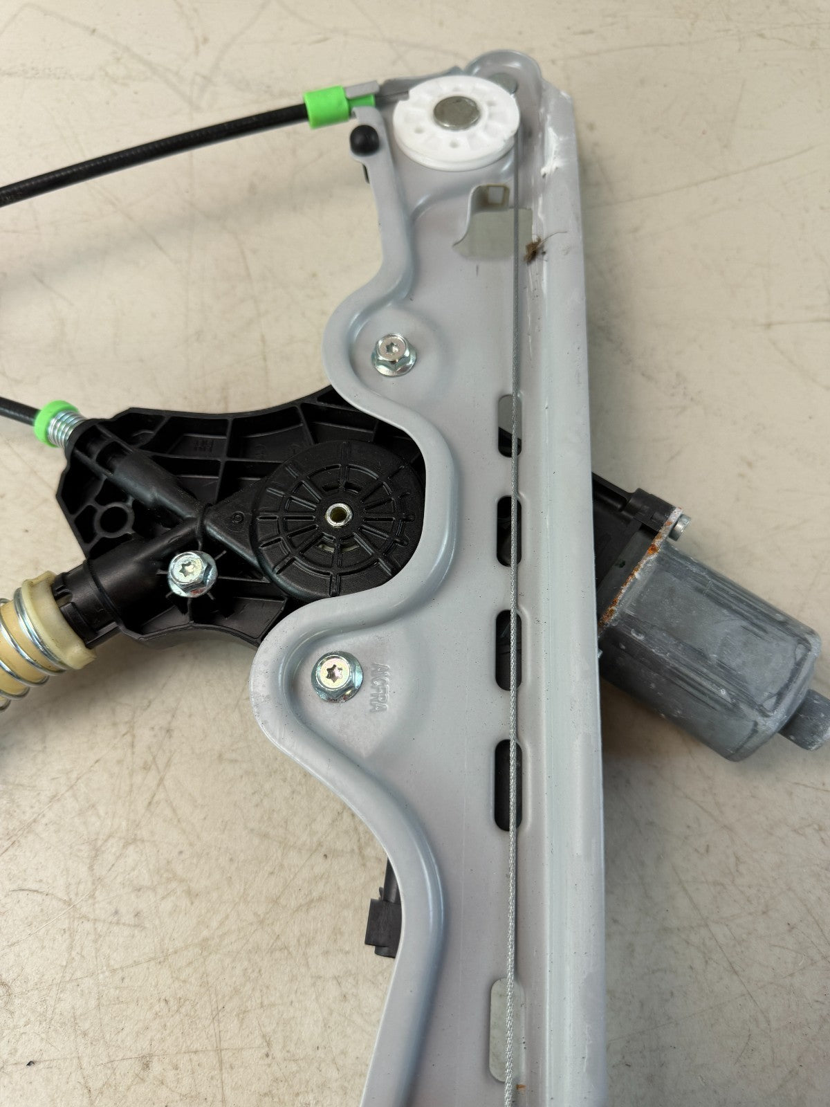 2016-2024 CHEVROLET CAMARO RIGHT PASSENGER SIDE DOOR WINDOW REGULATOR 84334537