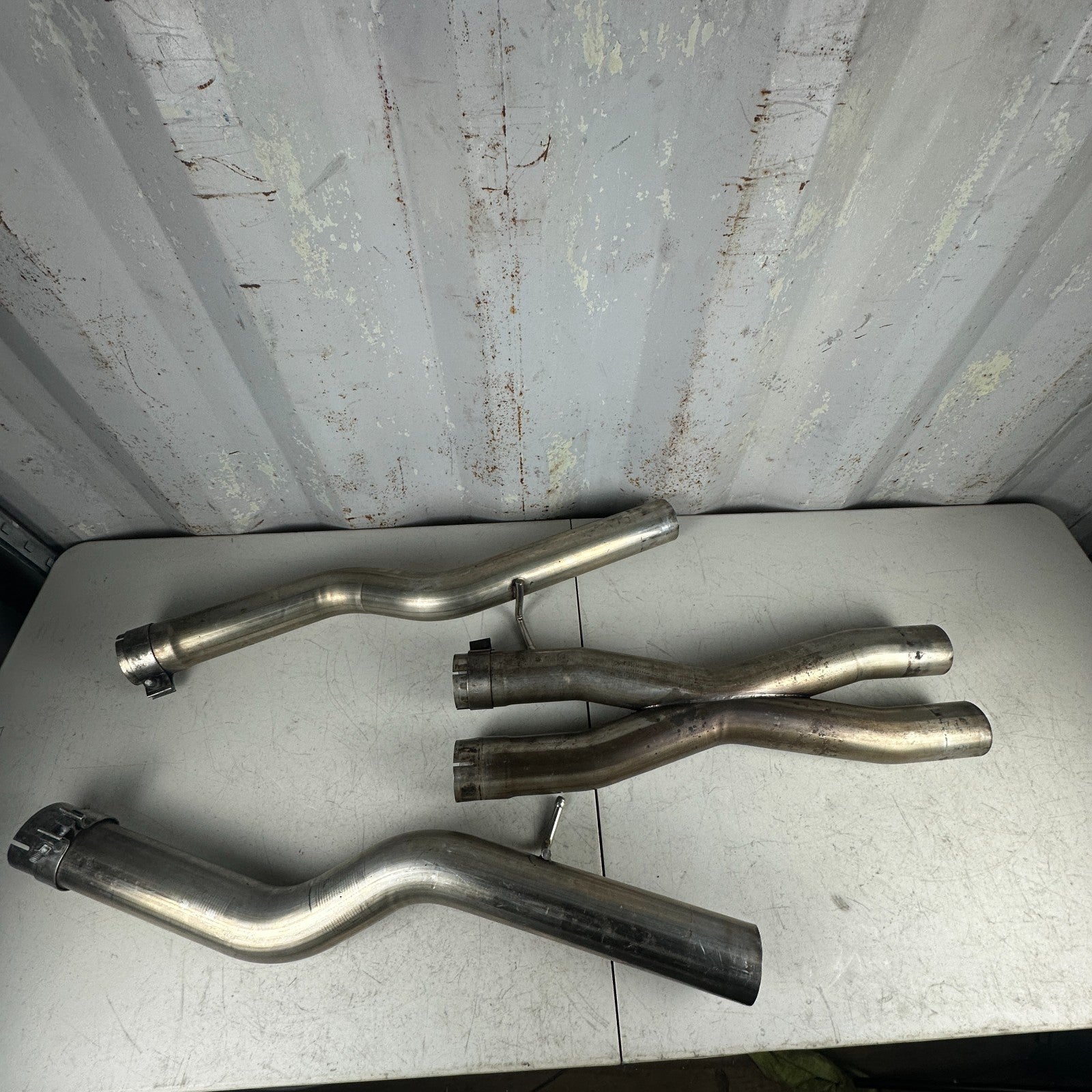 2016-2024 CHEVROLET CAMARO LOWER EXHAUST X PIPE ASSEMBLY OEM