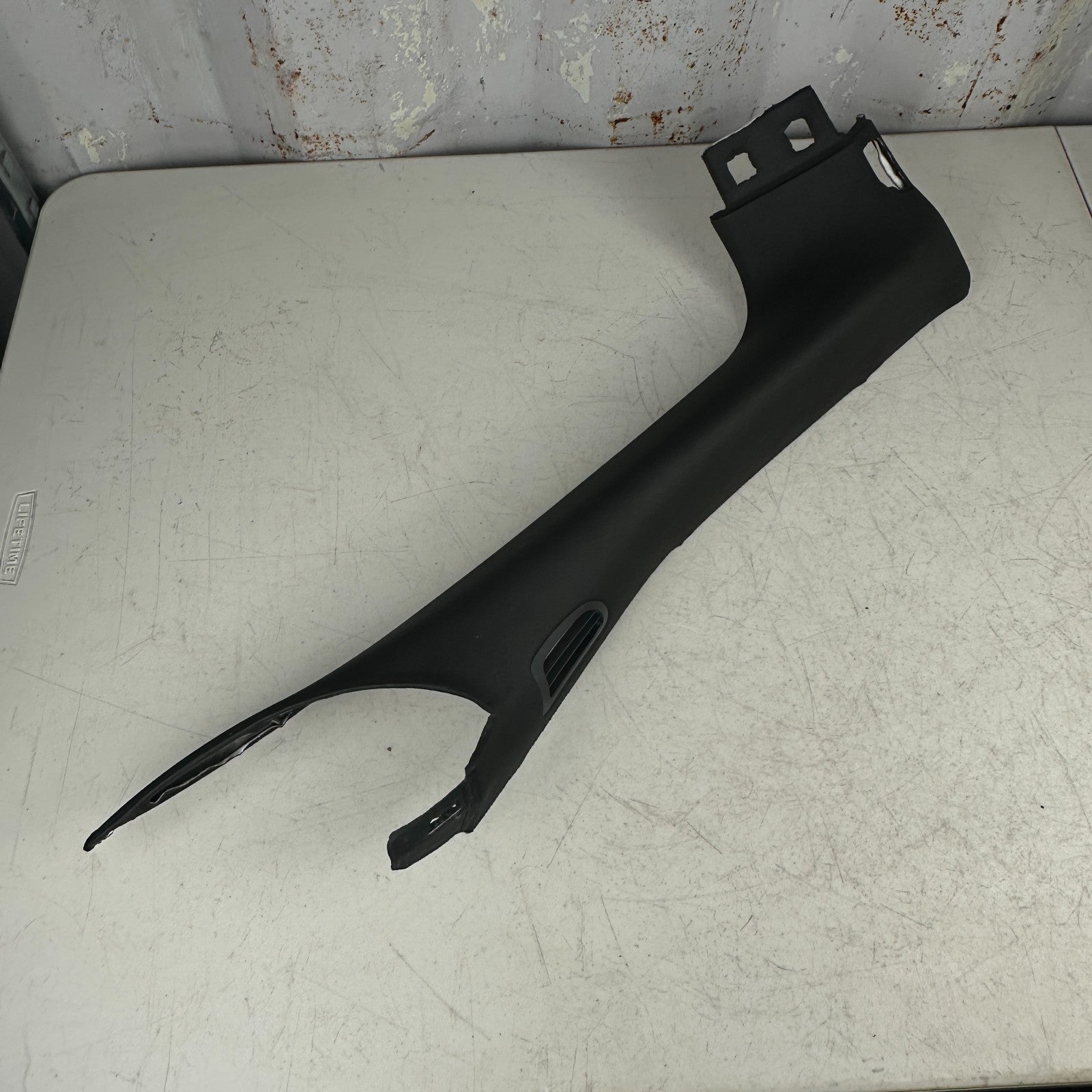 2014-2019 CHEVROLET CORVETTE C7 WINDSHIELD RIGHT SIDE A PILLAR TRIM COVER OEM