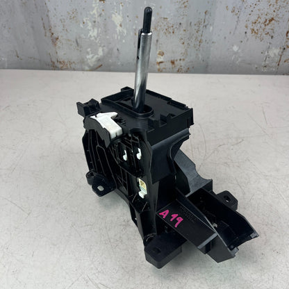 2019-2022 TOYOTA COROLLA AUTOMATIC TRANSMISSION GEAR SHIFTER SELECTOR 75G892 OEM
