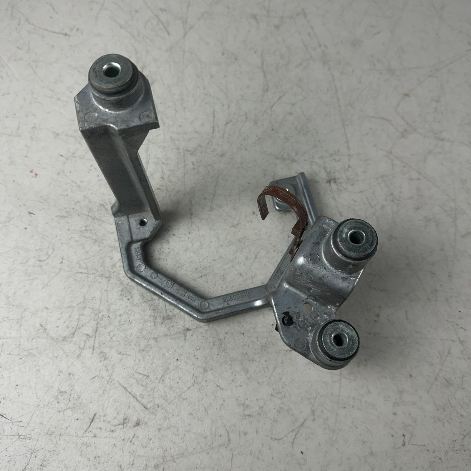 2014-19 CHEVROLET CORVETTE C7 POWER BRAKE BOOSTER VACUUM PUMP BRACKET MOUNT OEM