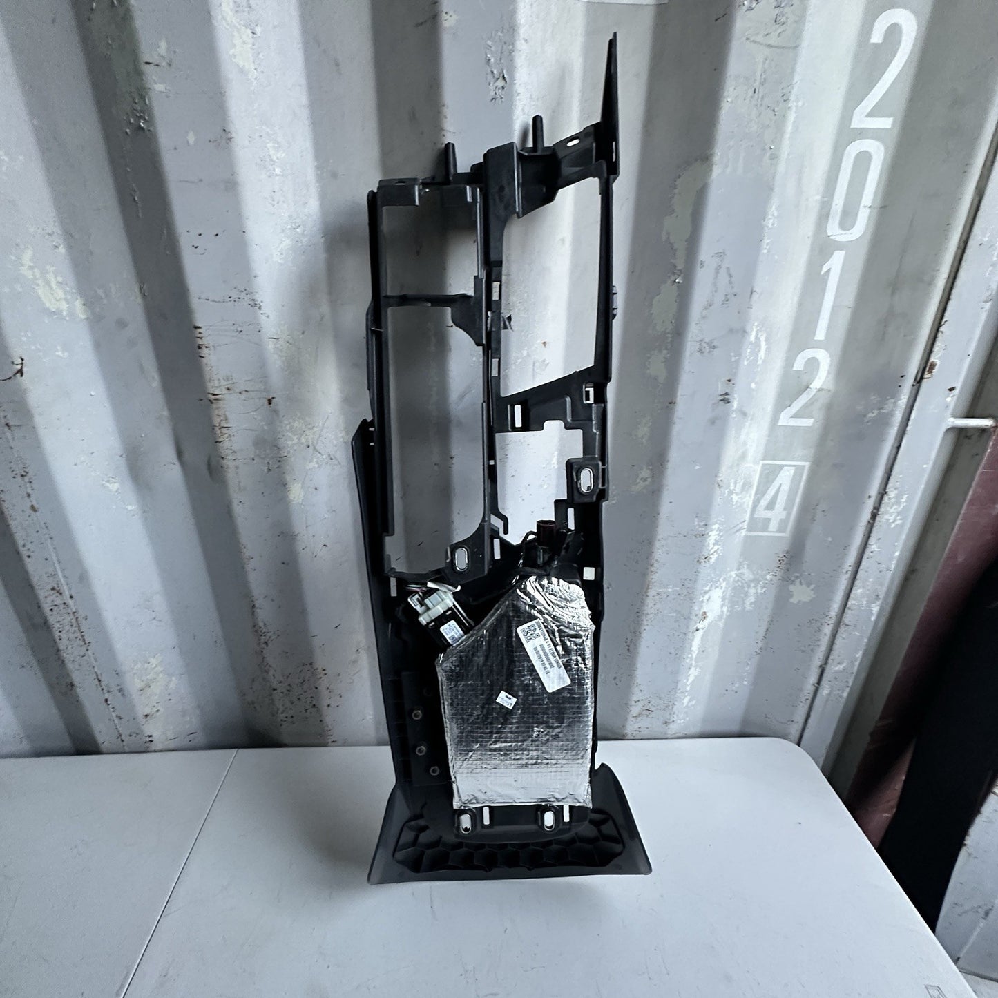 2014-2019 CHEVROLET CORVETTE C7 CENTER CONSOLE BASE OEM