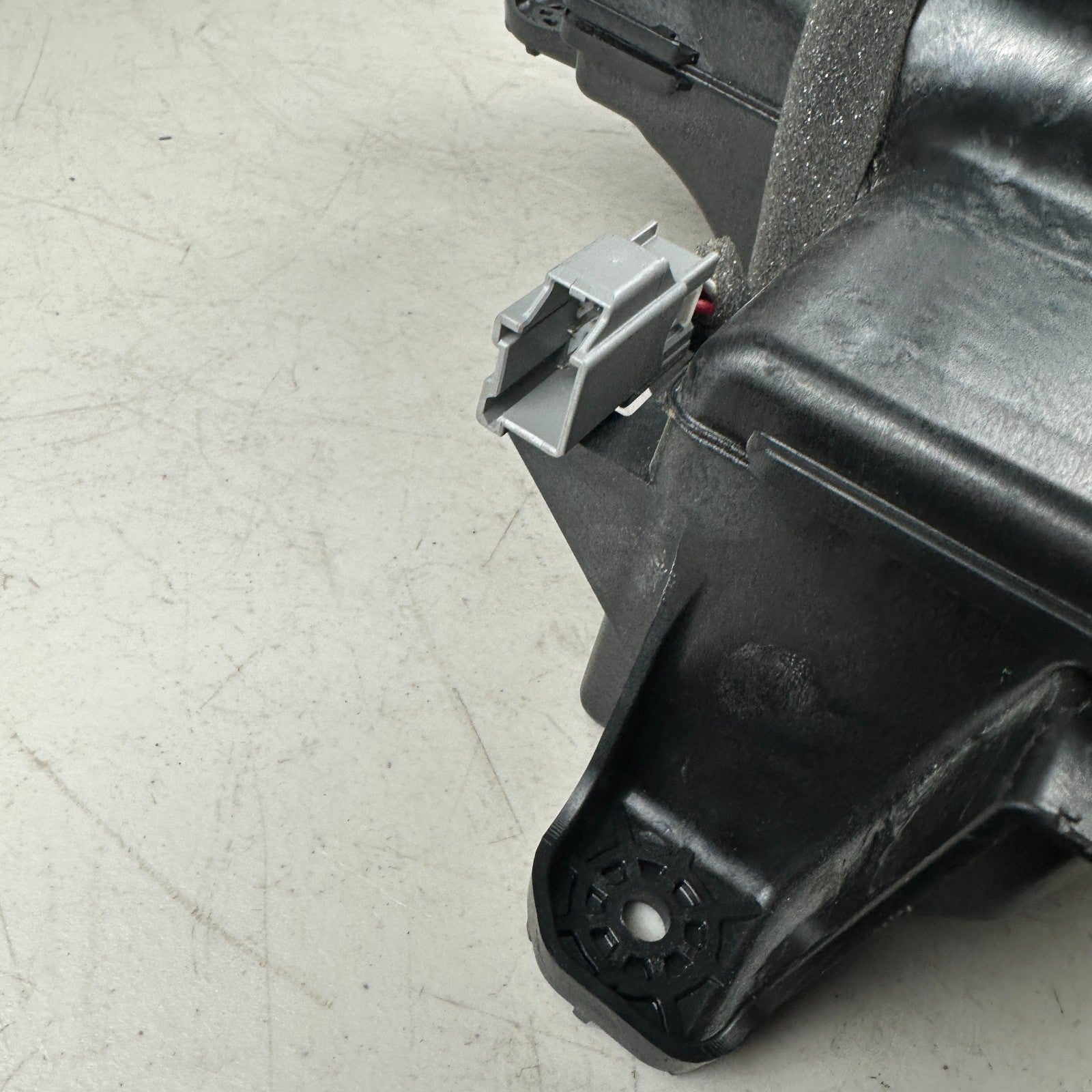 2014-2019 CHEVROLET CORVETTE BOSE AUDIO RADIO SUBWOOFER SUB WOOFER SPEAKER BOX
