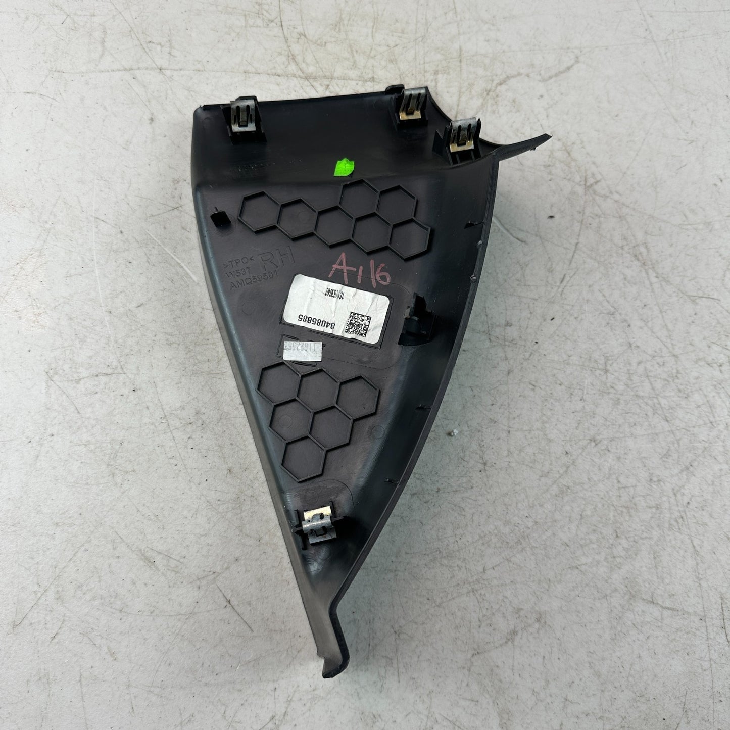 2016-2024 CHEVROLET CAMARO RIGHT SIDE DASHBOARD END TRIM COVER PANEL 84085885