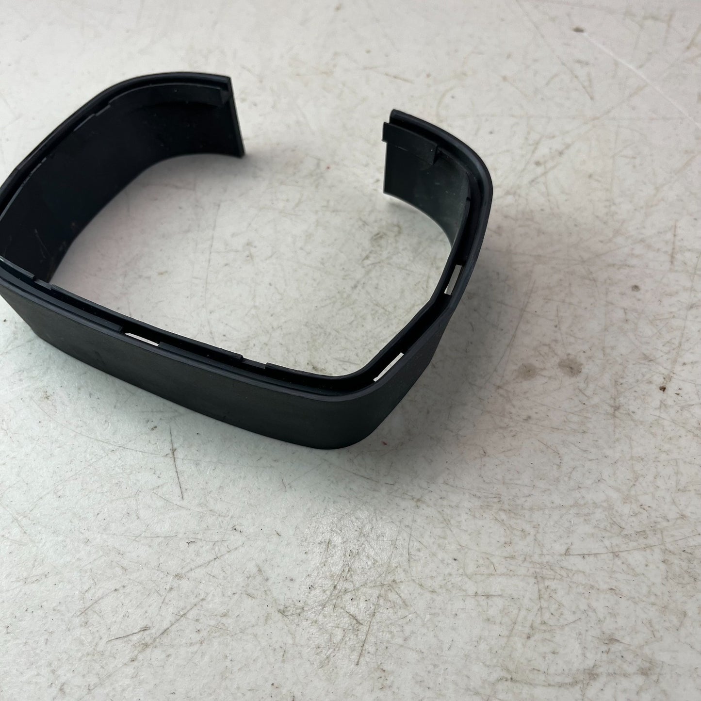 2005-2013 CHEVROLET CORVETTE C6 STEERING WHEEL COLUMN SHROUD TRIM 26124493 OEM