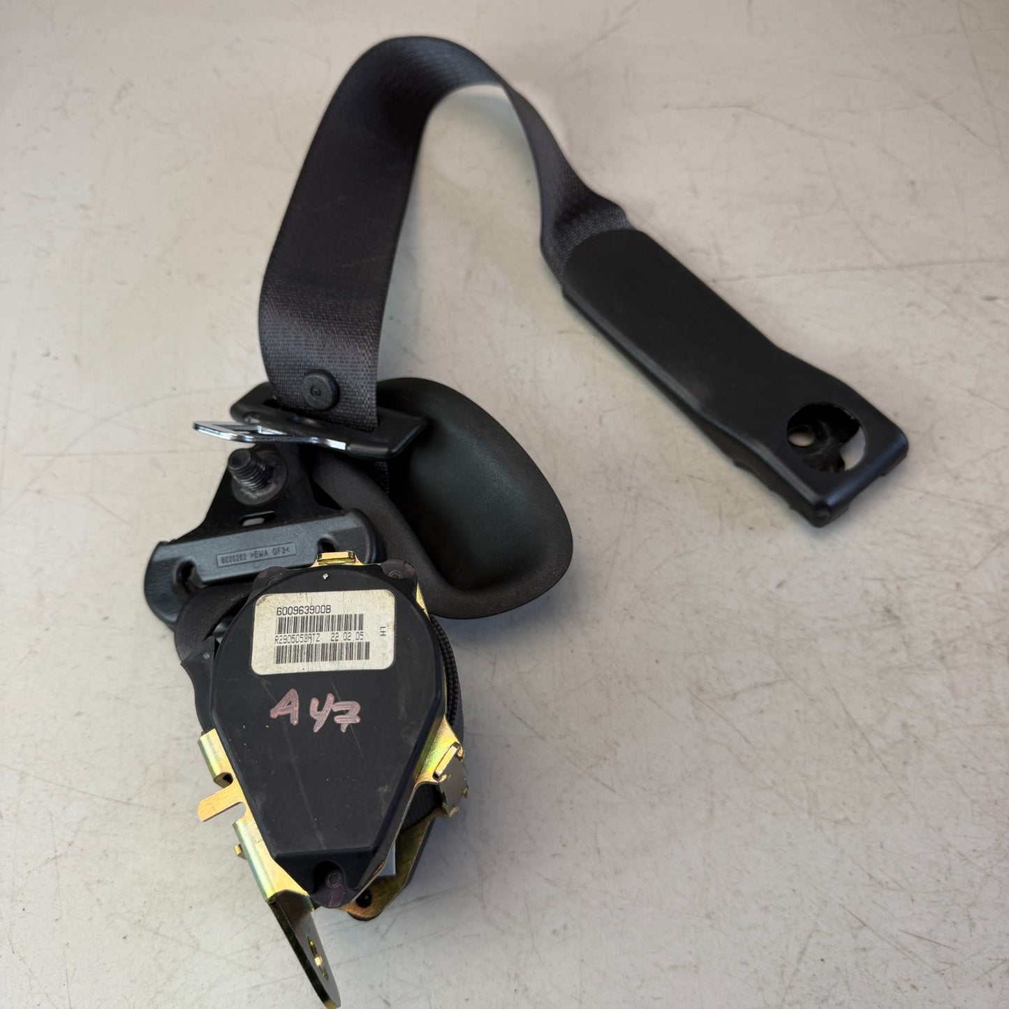 05-13 CHEVROLET CORVETTE C6 FRONT LEFT SEATBELT SEAT BELT RETRACTOR BLACK OEM