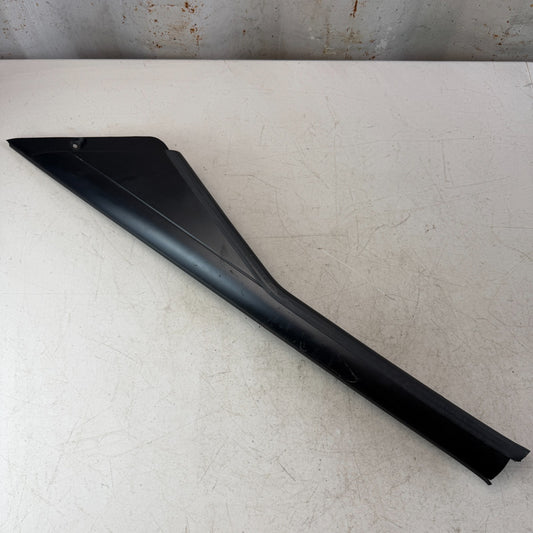 2005-2013 CHEVROLET CORVETTE C6 FRONT LEFT SIDE DOOR WINDOW FRAME APPLIQUE OEM