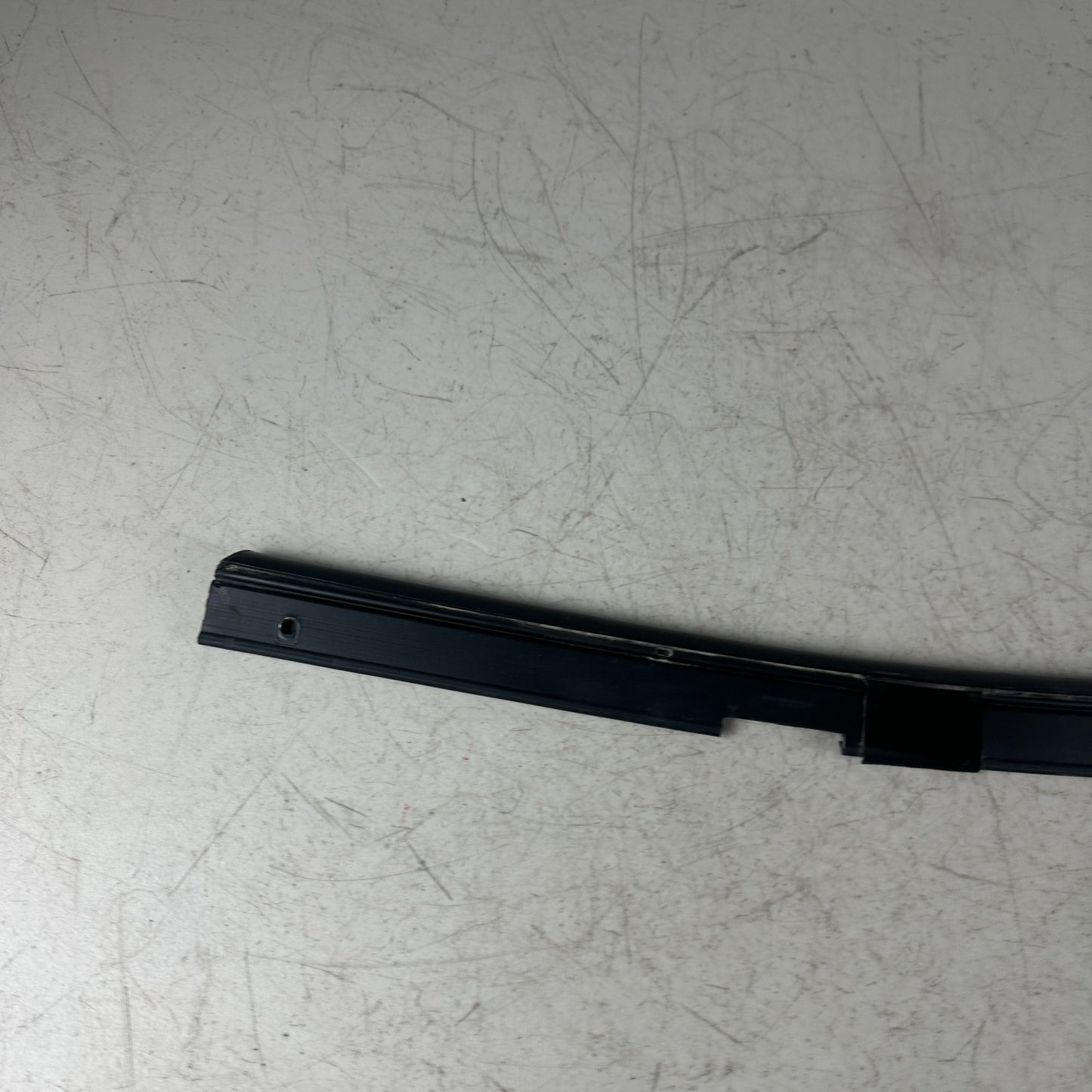 2014-2019 CHEVROLET CORVETTE C7 WINDSHIELD UPPER HEAD TRIM MOLDING COVER OEM