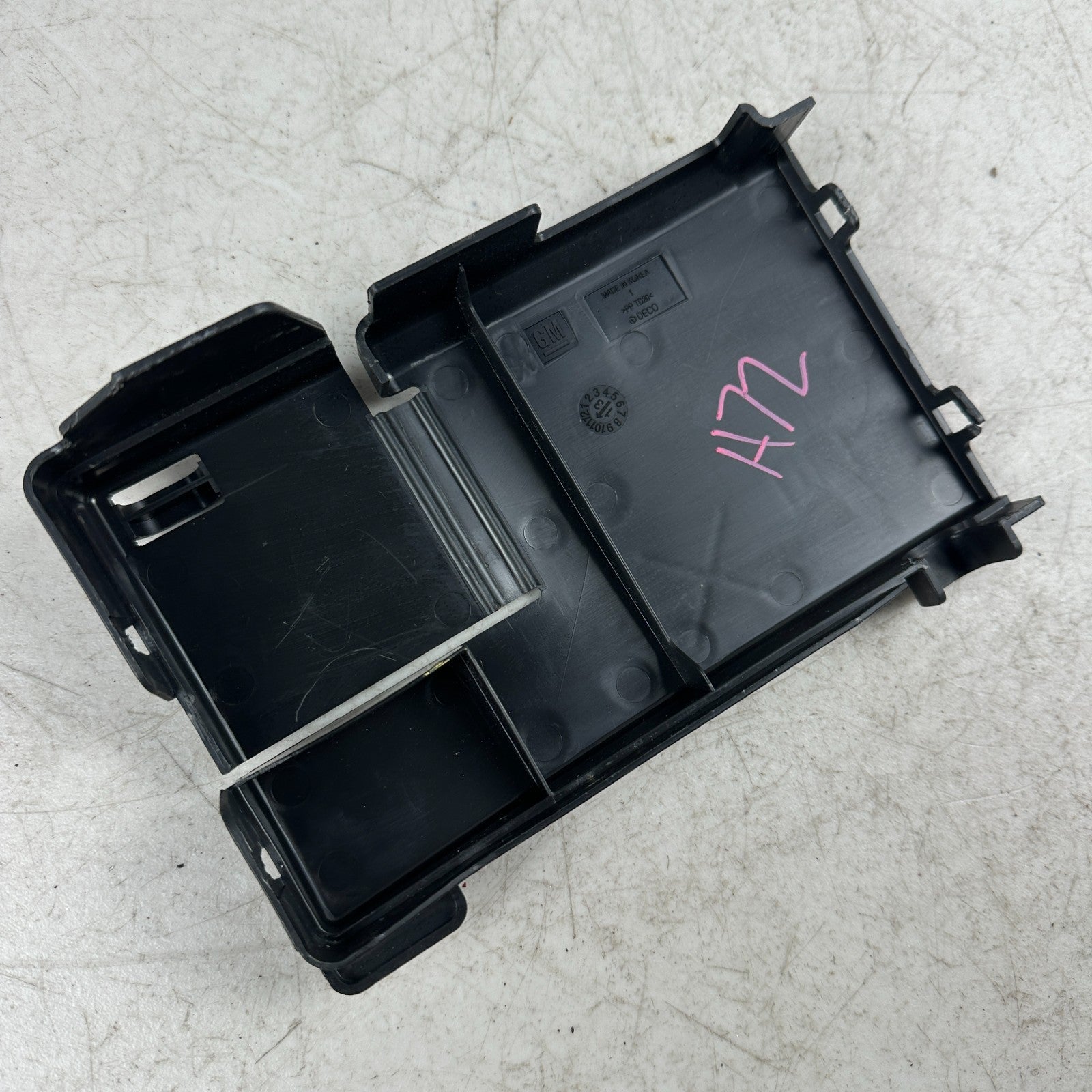 2014-2019 CHEVROLET CORVETTE C7 BATTERY TERMINAL FUSE BOX JUNCTION TOP COVER OEM