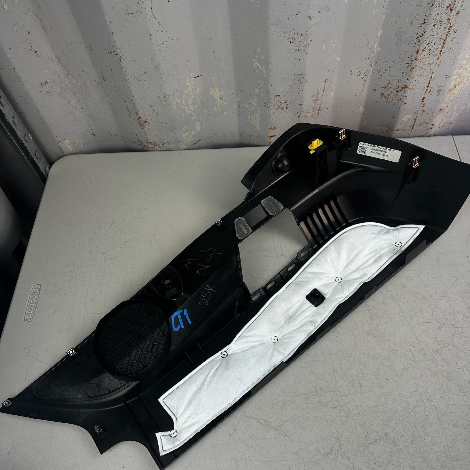 14-19 CHEVROLET CORVETTE C7 REAR LEFT DRIVER SIDE LOWER QUARTER TRIM PANEL OEM