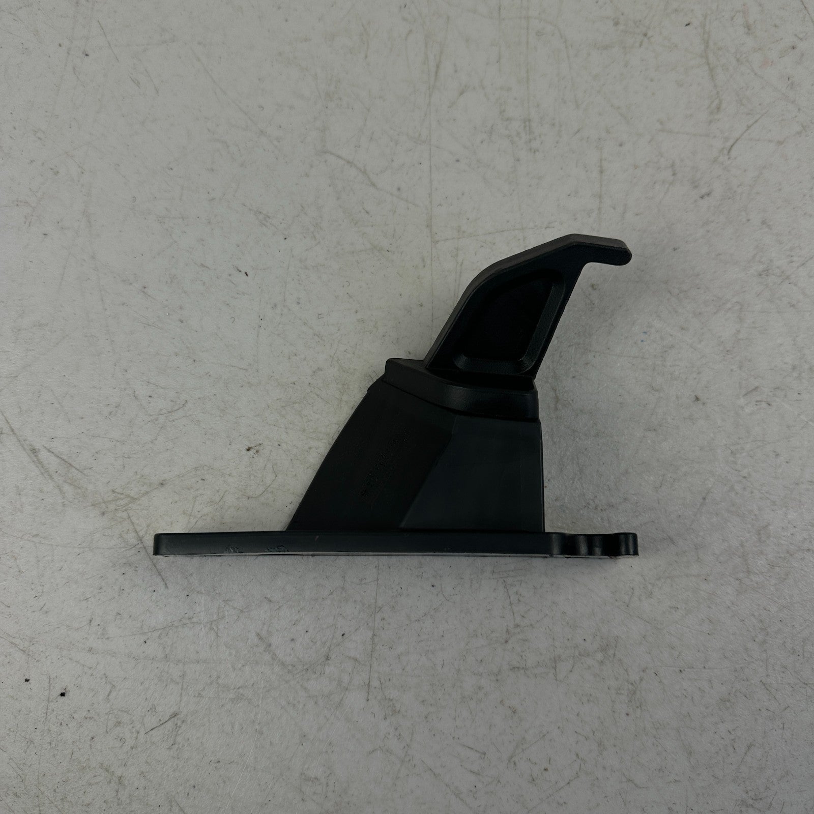 2014-2019 CHEVROLET CORVETTE REAR LEFT COMPARTMENT STORAGE TRAY HOOK CLIP OEM
