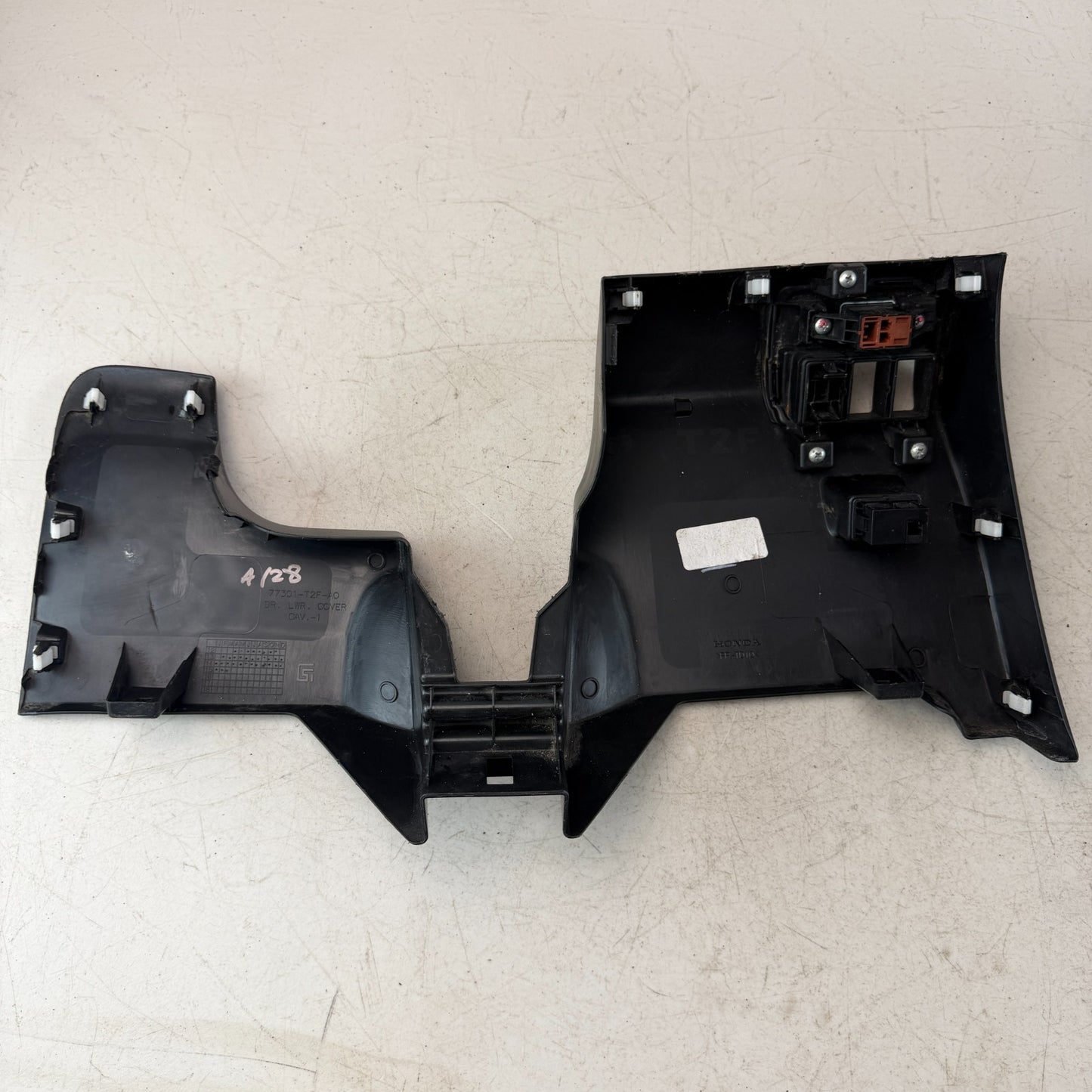 2013-2017 HONDA ACCORD LEFT DRIVER DASH LOWER KNEE COVER TRIM 77301-T2F-A0 OEM
