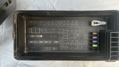 2013-2017 Honda Accord FUSE BOX ASSEMBLY Model Unknown part Number Unknown