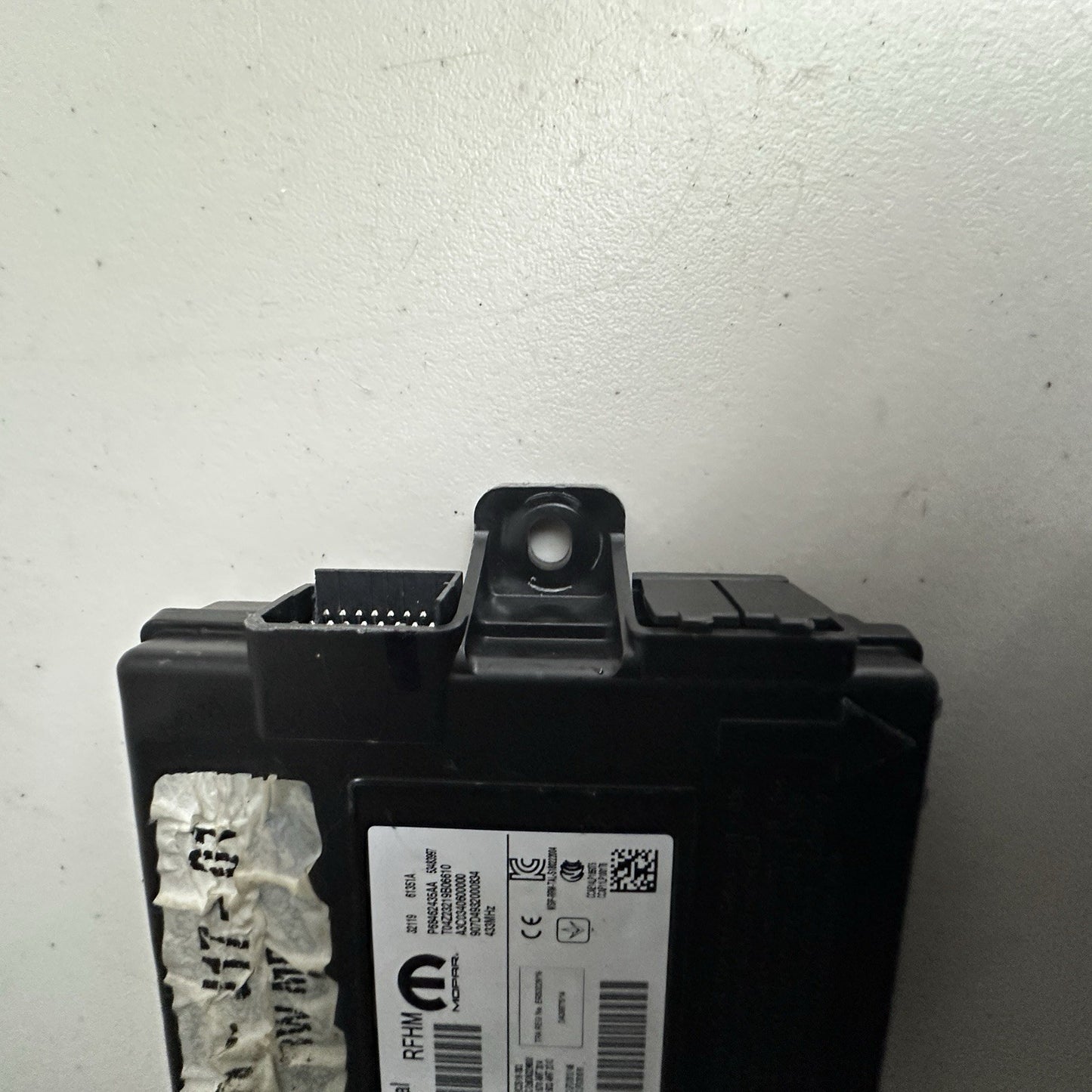 2020 JEEP COMPASS KEYLESS ENTRY RECEIVER HUB CONTROL MODULE UNIT OEM 68462436AA