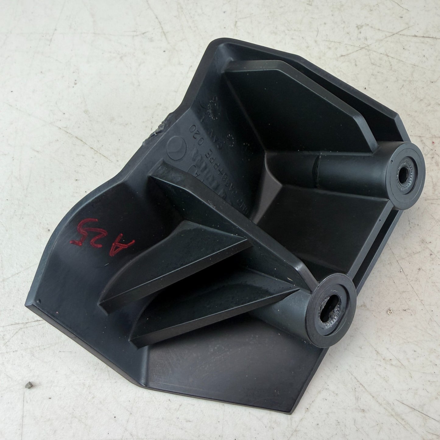 2005-2013 CHEVROLET CORVETTE C6 CARPET HOLD DOWN COVER 12553786 OEM
